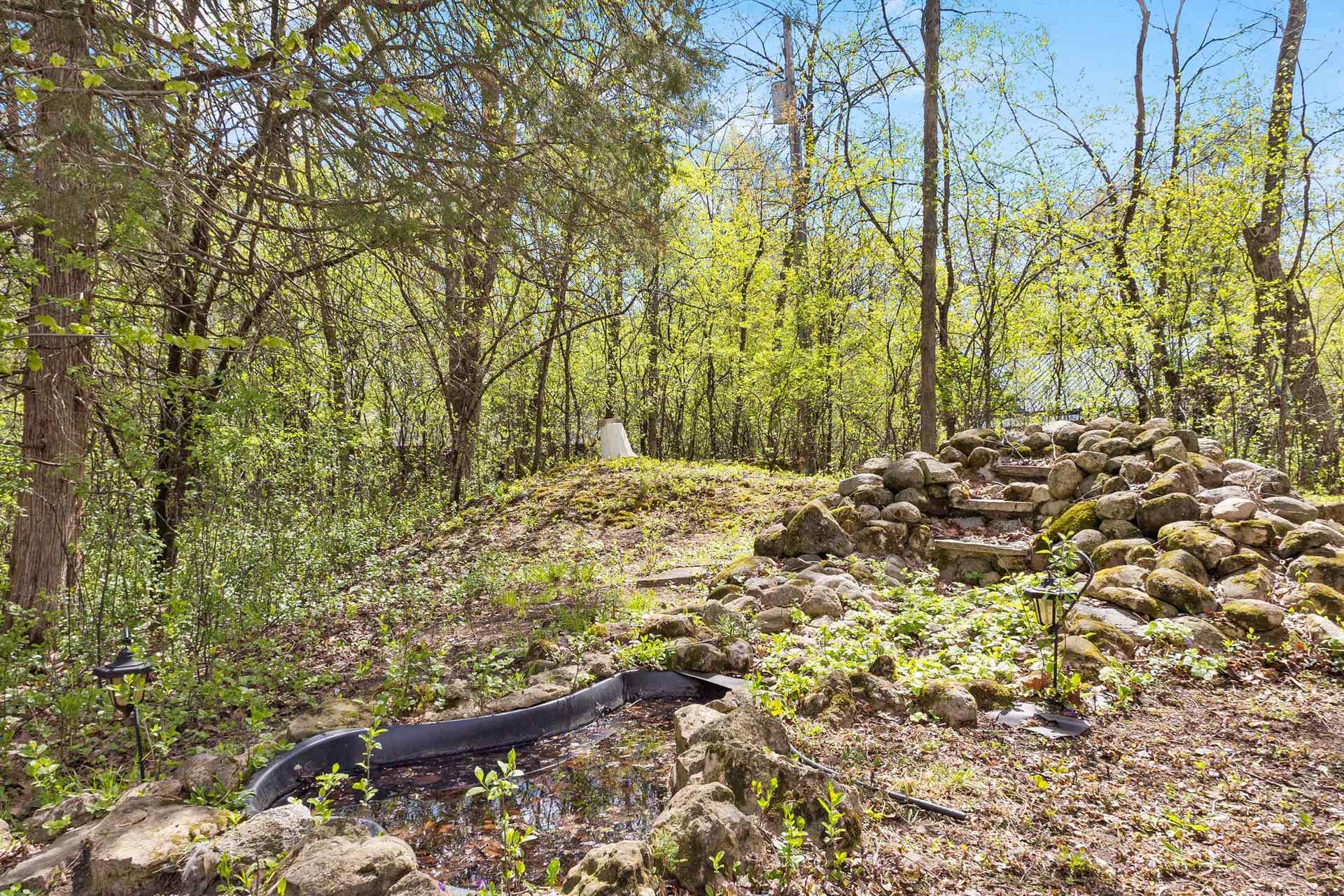 N6130 Honeysuckle Lane, Brooklyn, WI 54941
