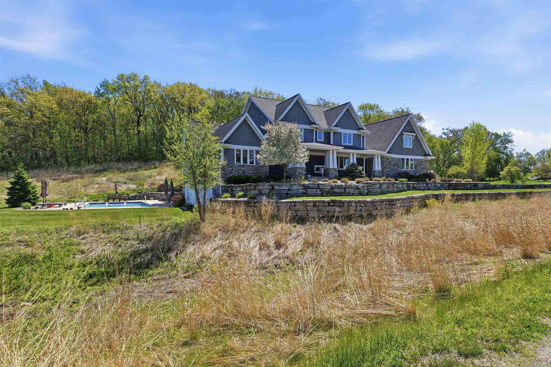 5090 Aspen Valley Court, Springfield, WI 53562