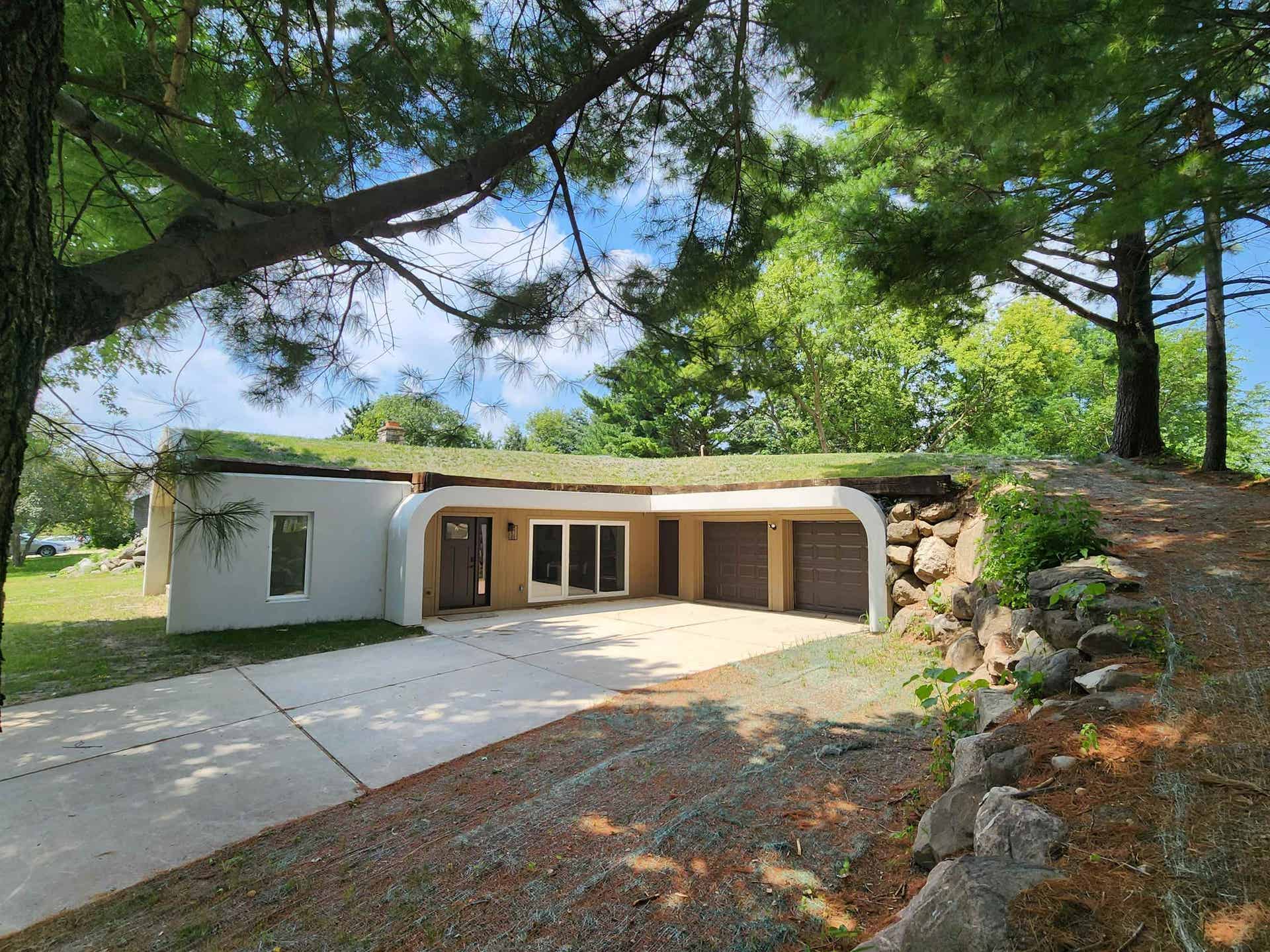 3486 Whytecliff Way, Burke, WI 53590