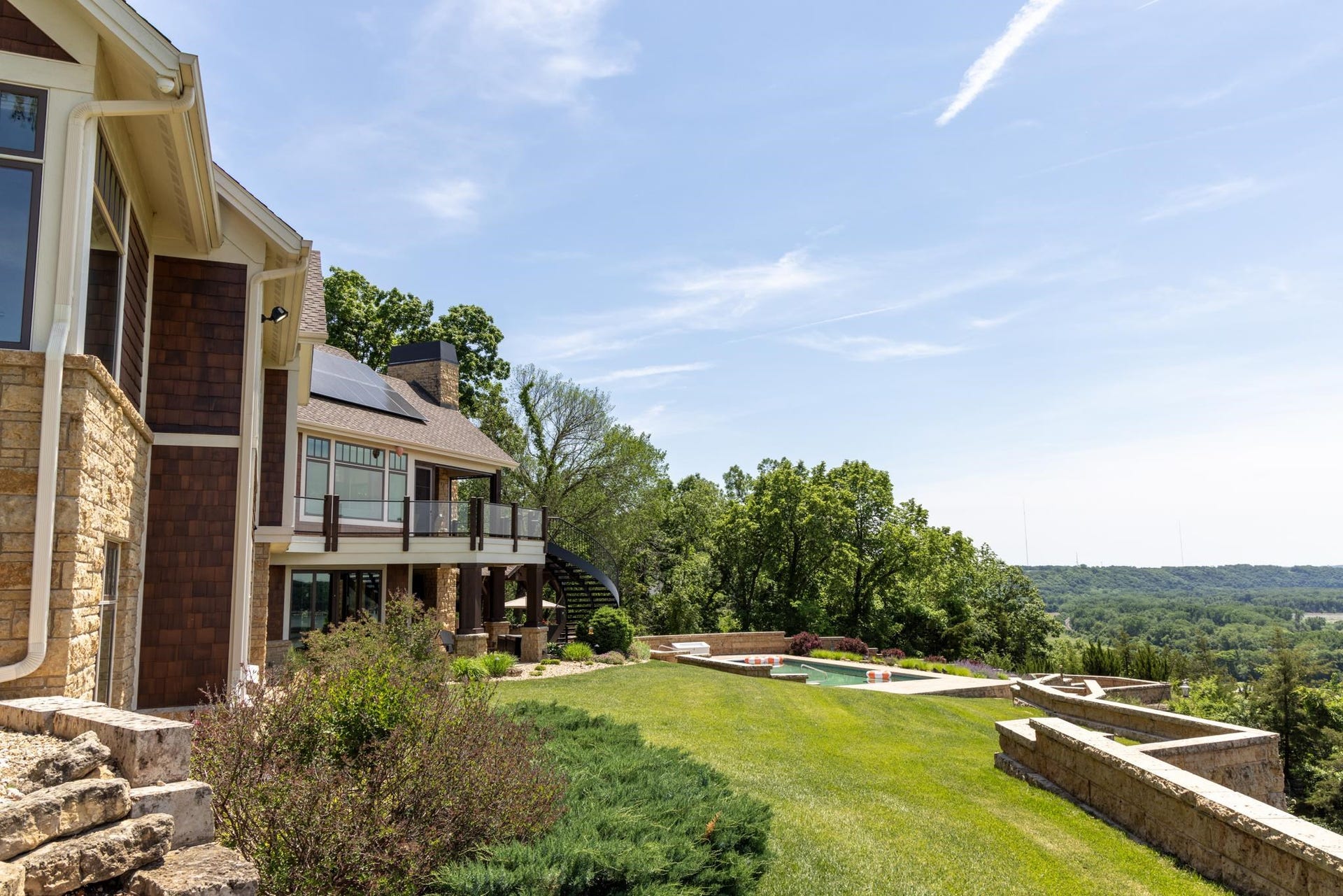 1581 Silver Oak Court, Jamestown, WI 53811