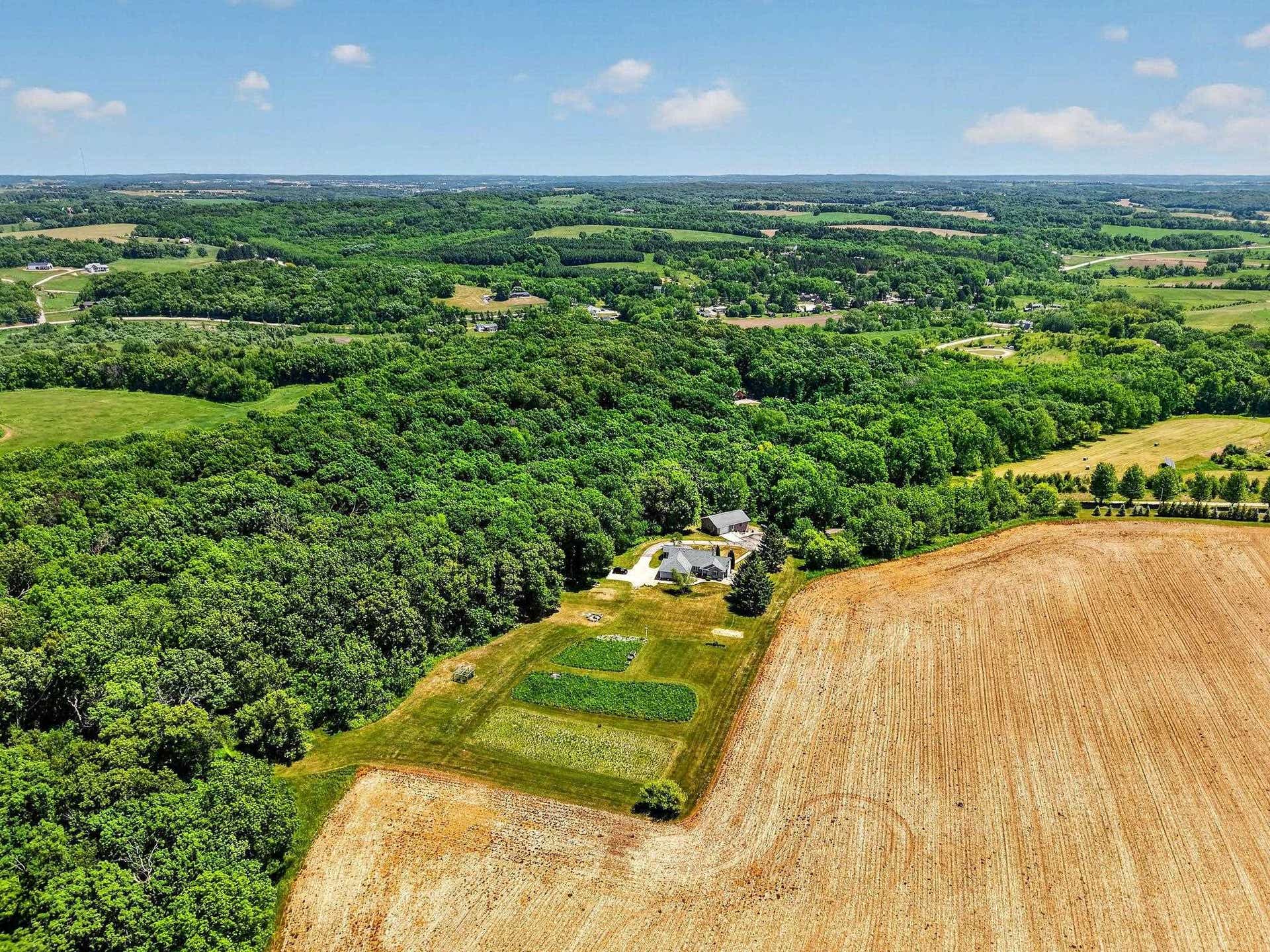 8766 Colby Road, Springdale, WI 53572