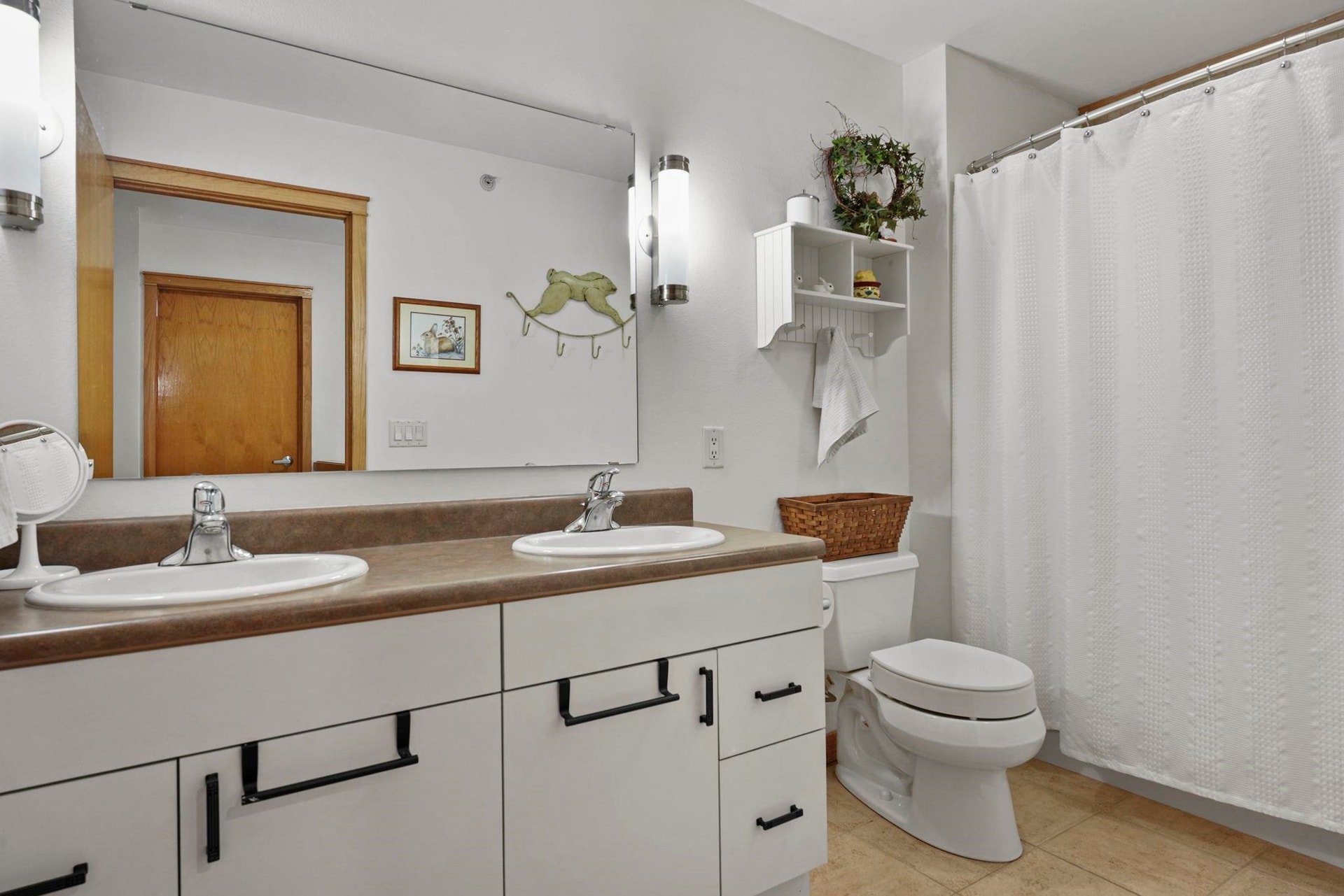2929 Atwood Avenue, #204, Madison, WI 53704