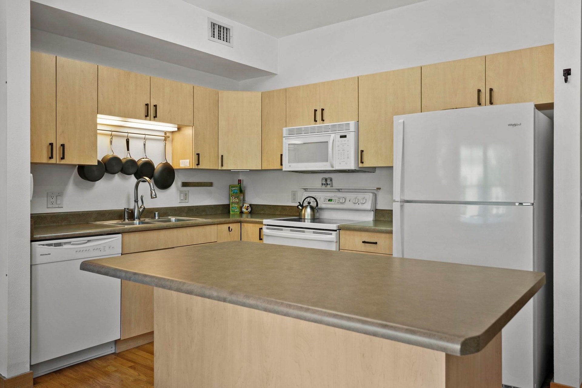 2929 Atwood Avenue, #204, Madison, WI 53704