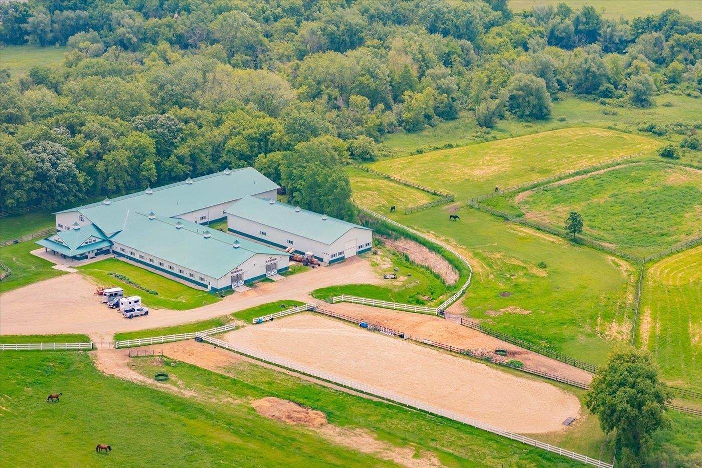 5500 Surrey Lane, Westport, WI 53597