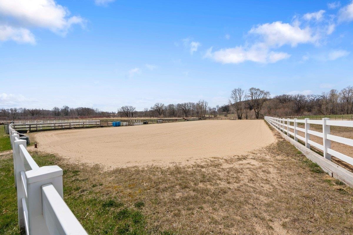 5500 Surrey Lane, Westport, WI 53597