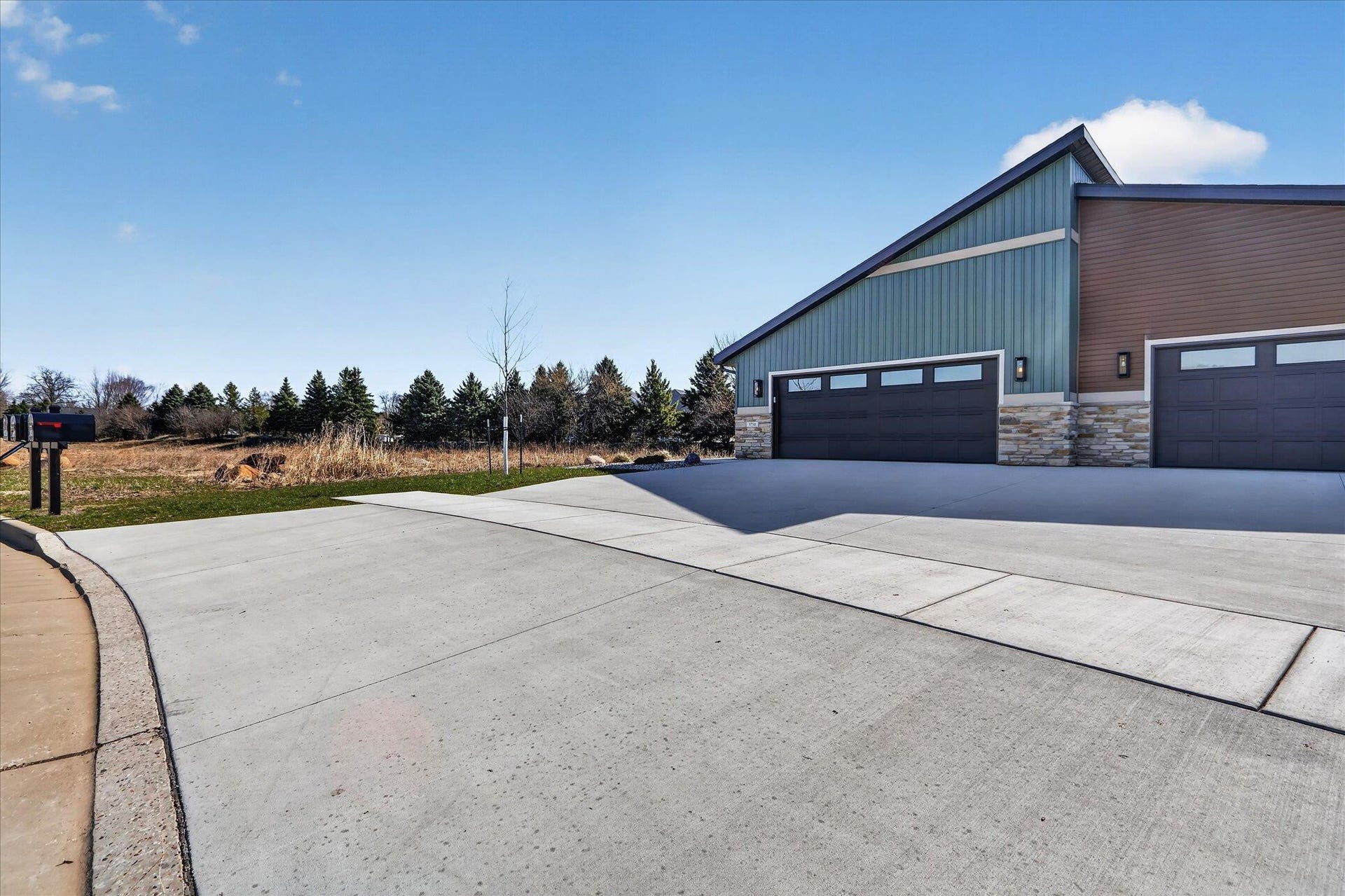 3751 Newcastle Drive, Janesville, WI 53546