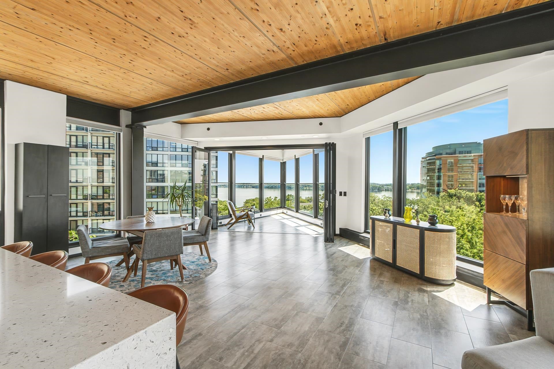 211 S Henry Street, #603, Madison, WI 53703