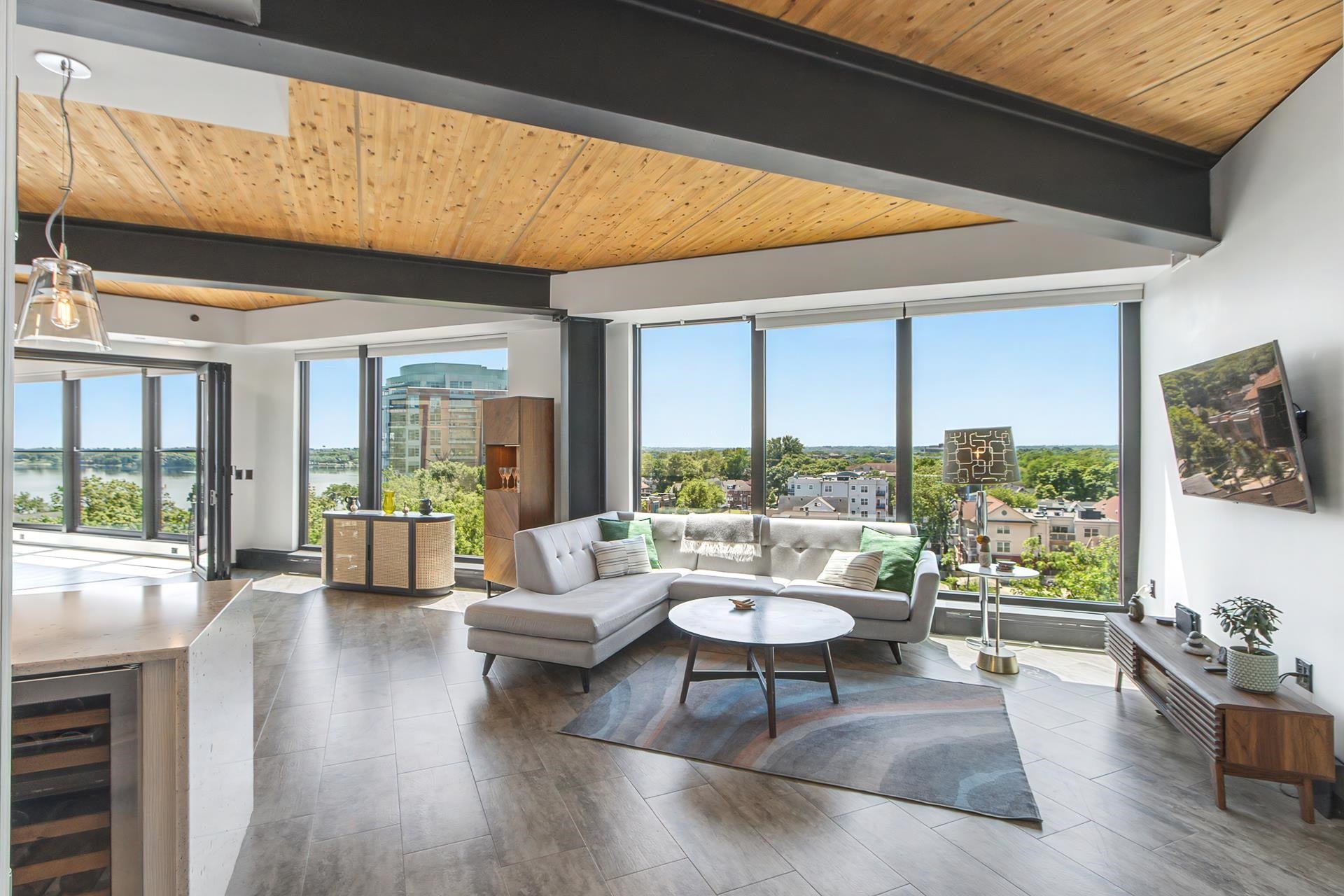 211 S Henry Street, #603, Madison, WI 53703