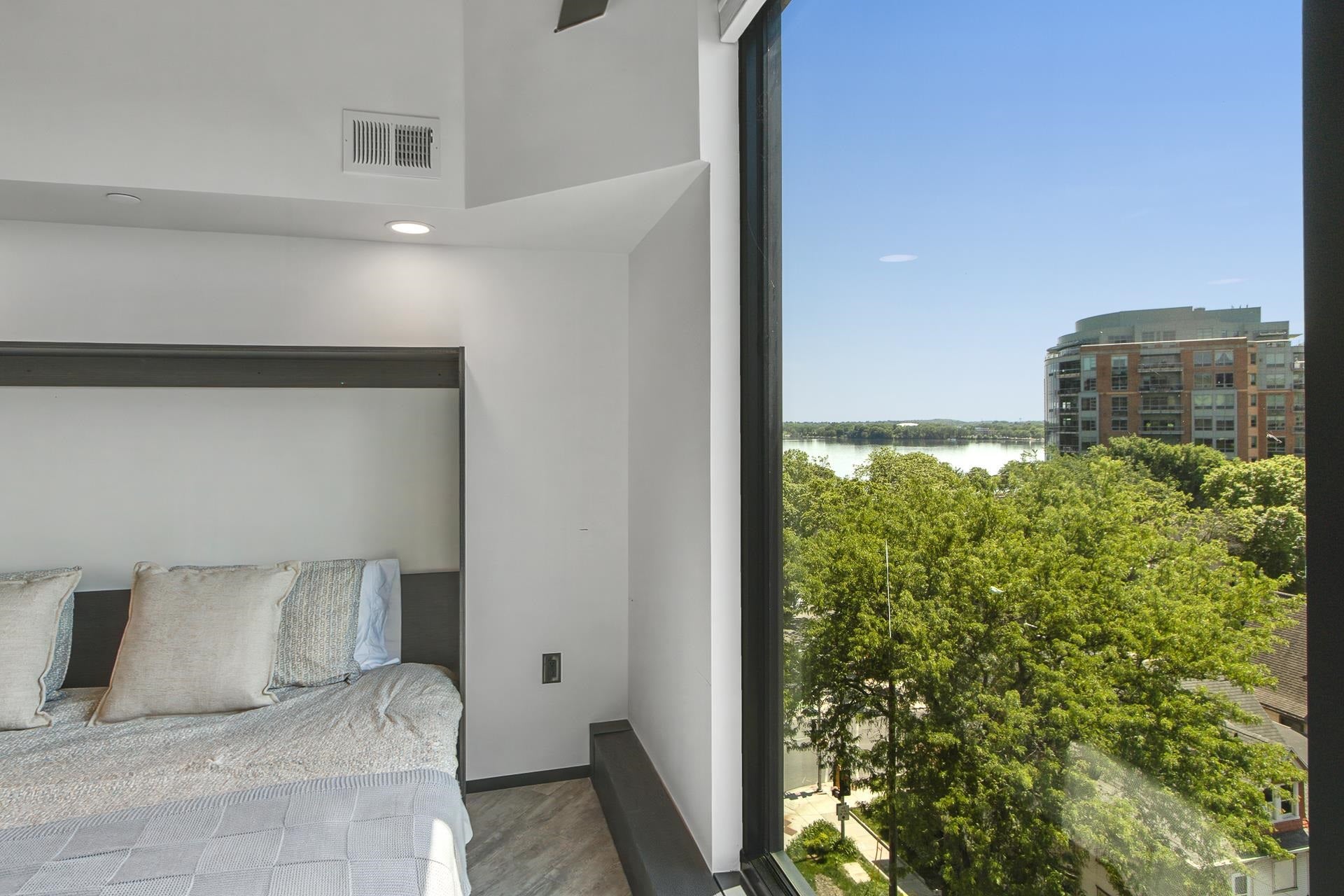 211 S Henry Street, #603, Madison, WI 53703