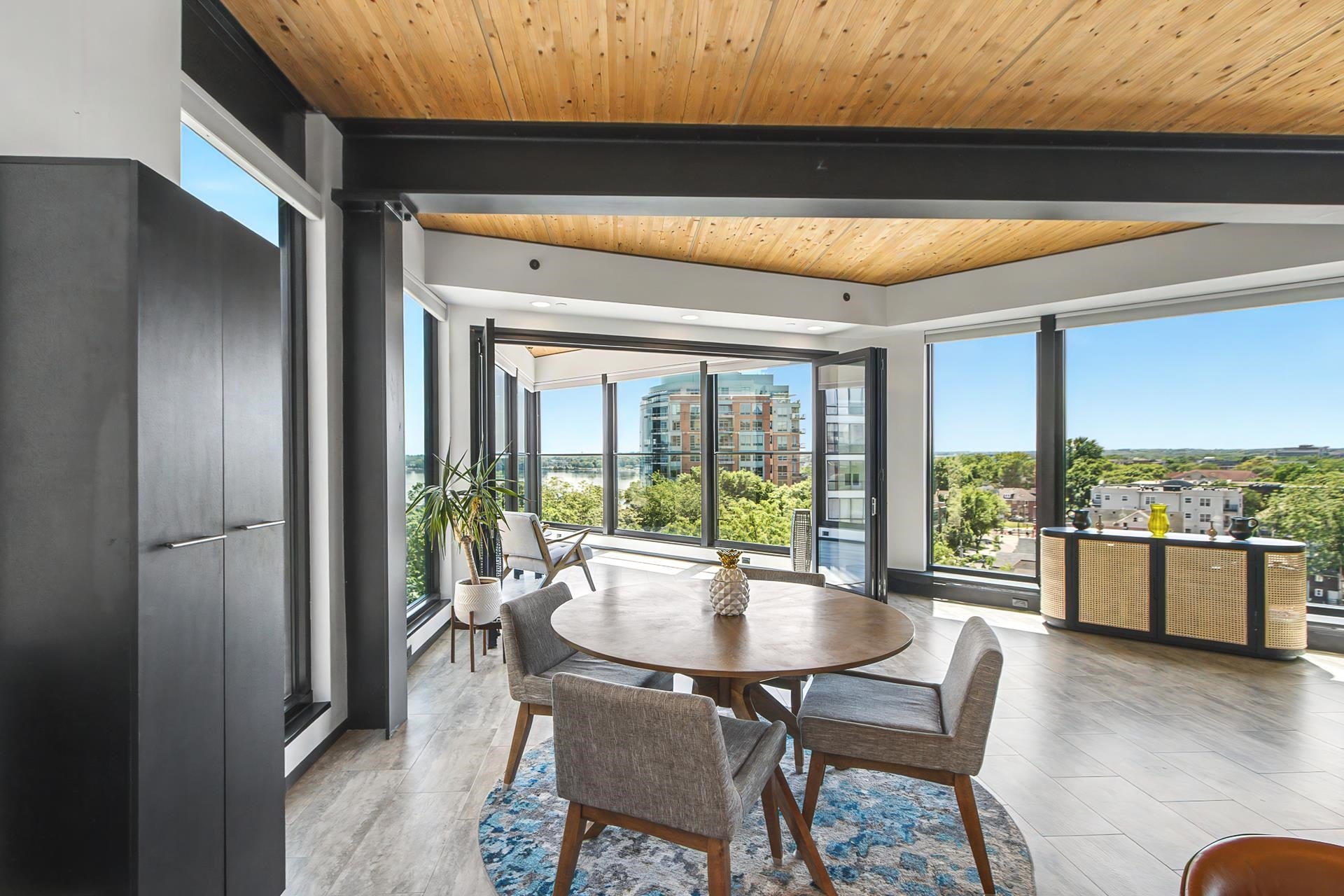 211 S Henry Street, #603, Madison, WI 53703