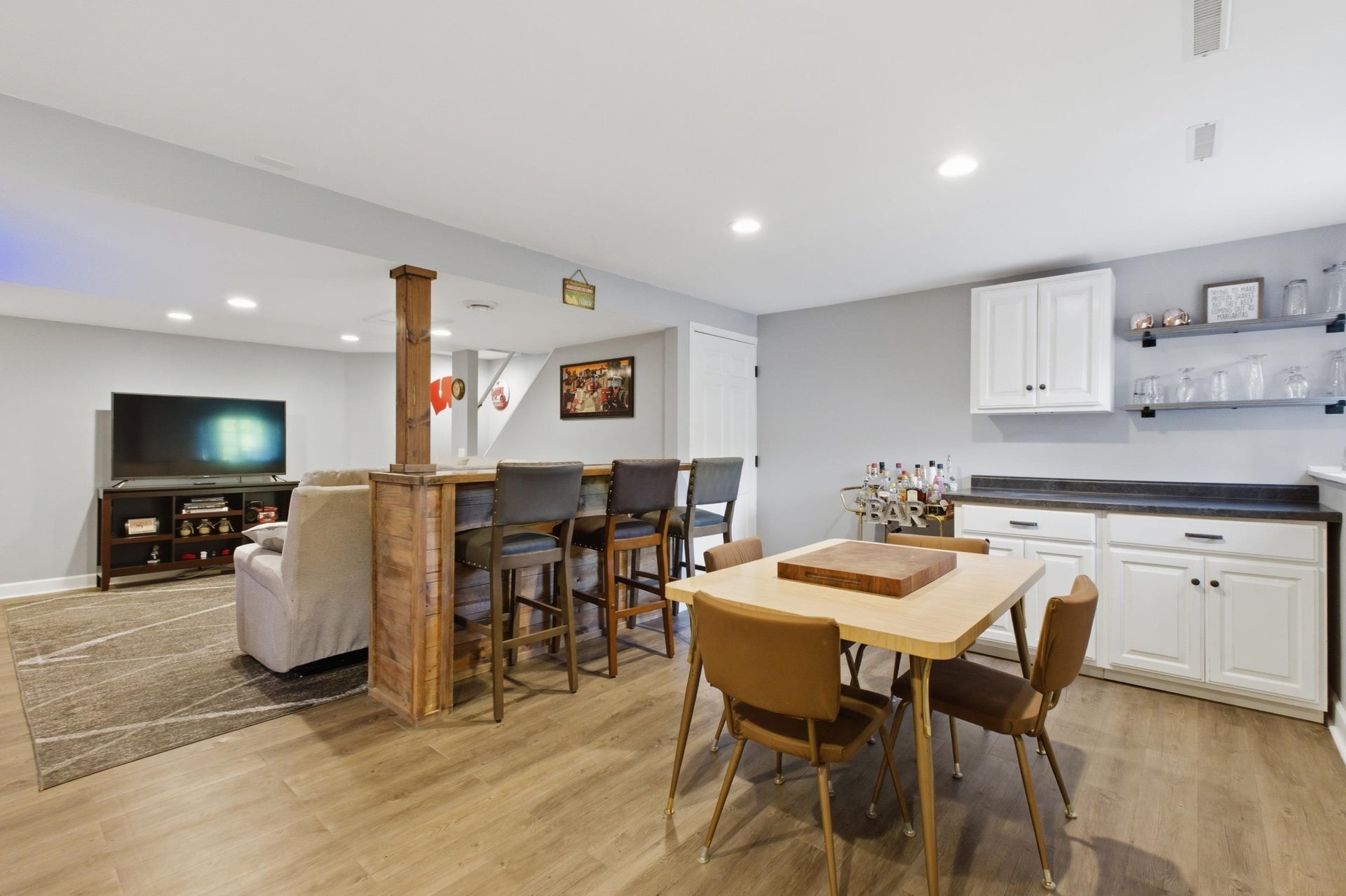 1009 Virgin Lake Drive, Stoughton, WI 53589