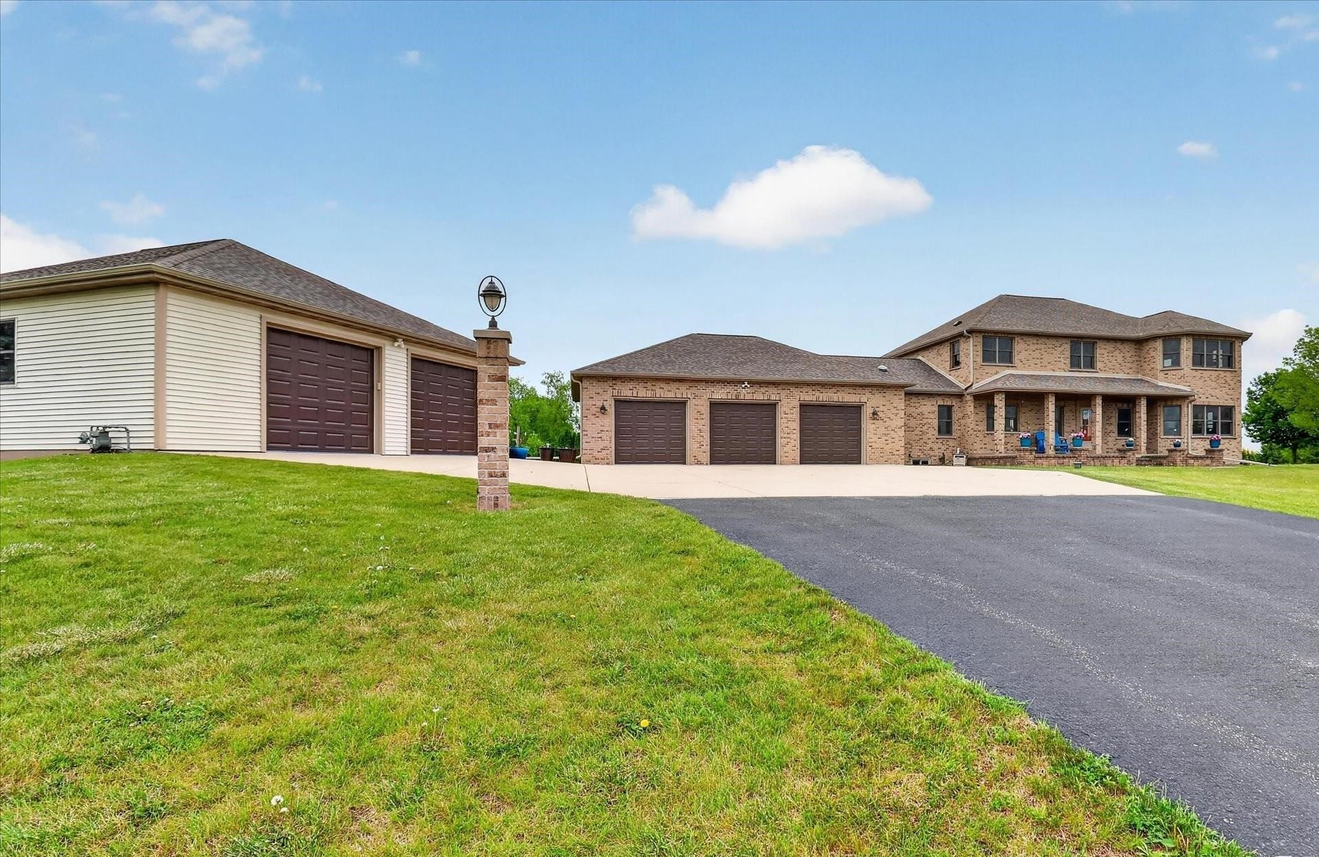 W6383 Hackbarth Road, Koshkonong, WI 53538