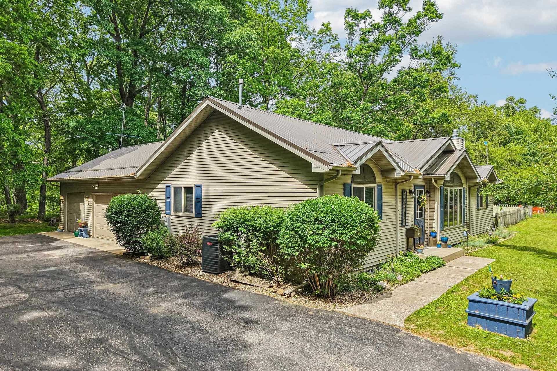 438 Fur Court, Jackson, WI 53965-8523