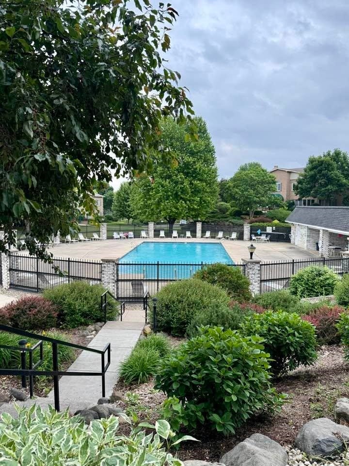 1605 Golf Glen, #G, Madison, WI 53704