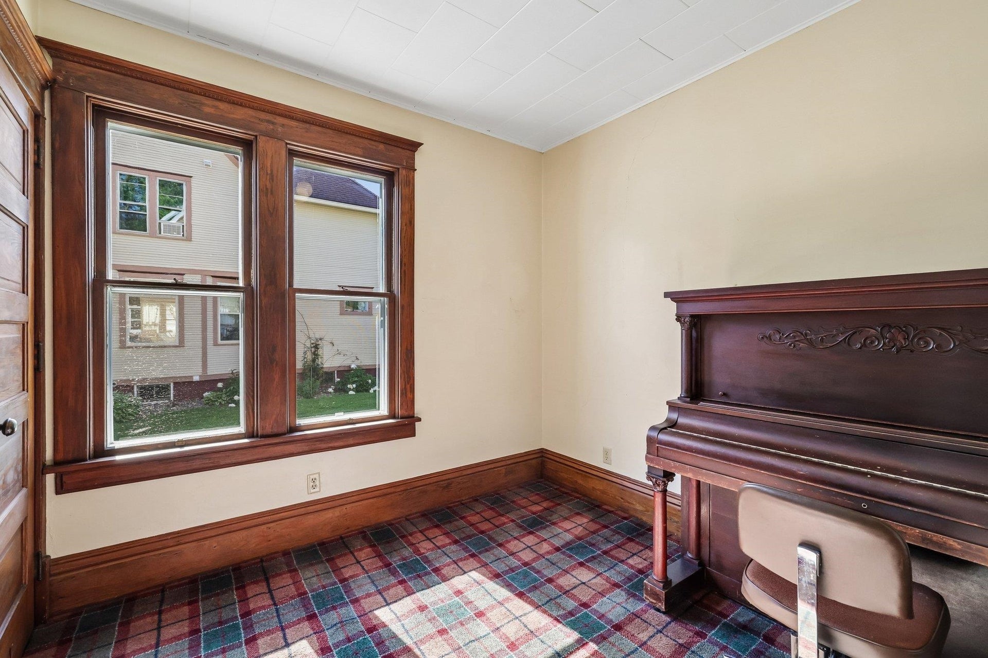 202 W 3rd Street, Waunakee, WI 53597-1383