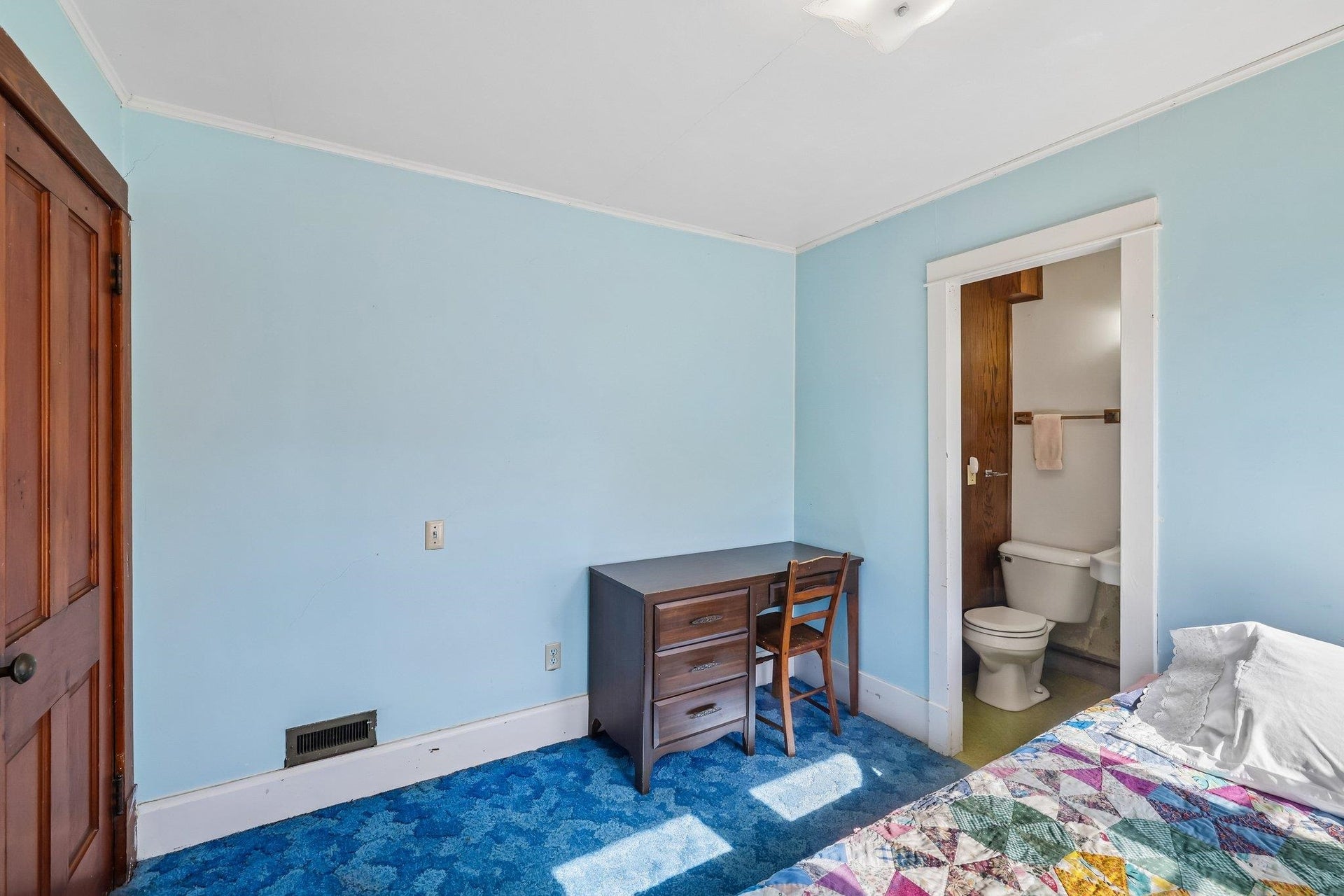 202 W 3rd Street, Waunakee, WI 53597-1383