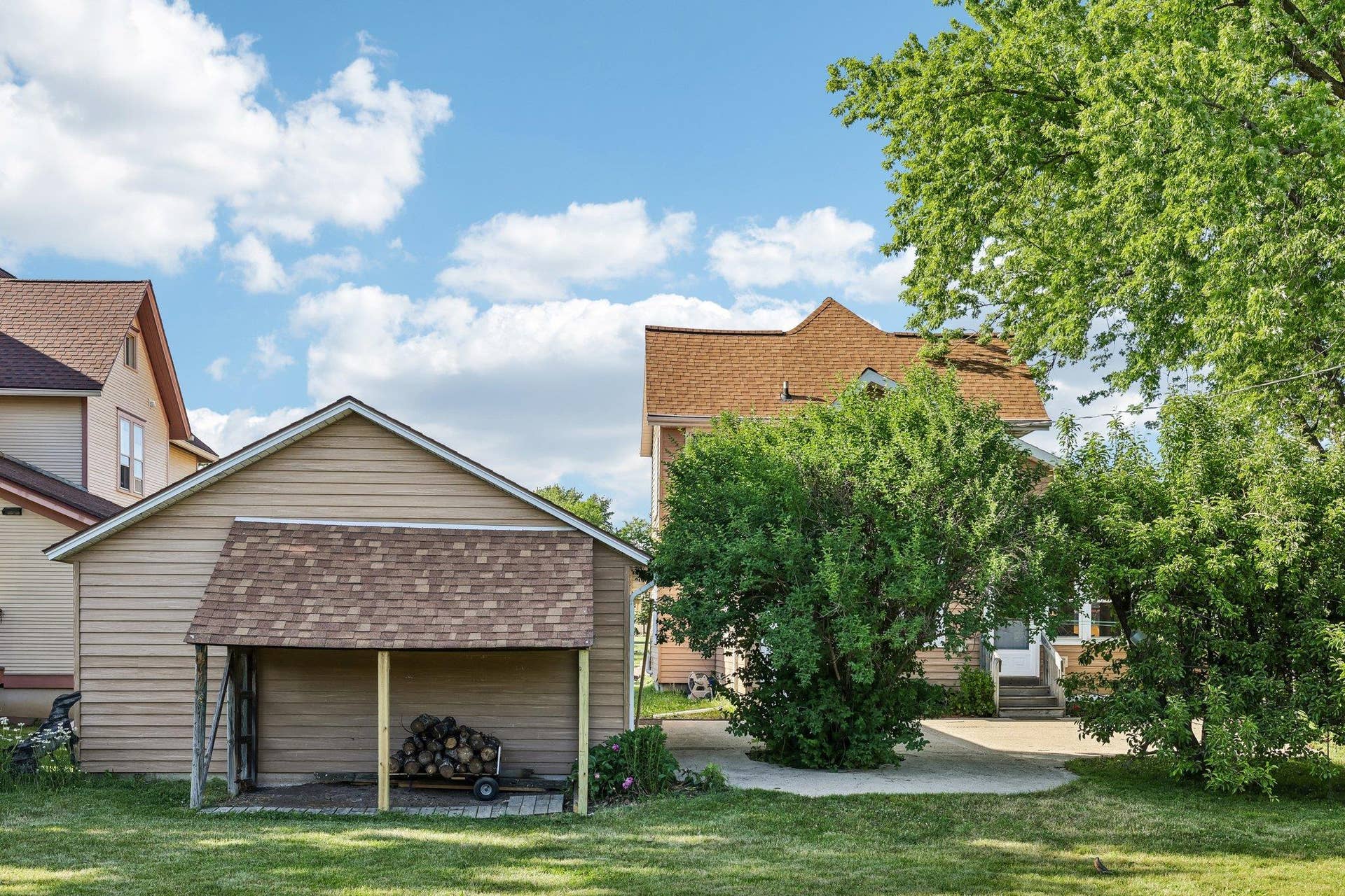 202 W 3rd Street, Waunakee, WI 53597-1383
