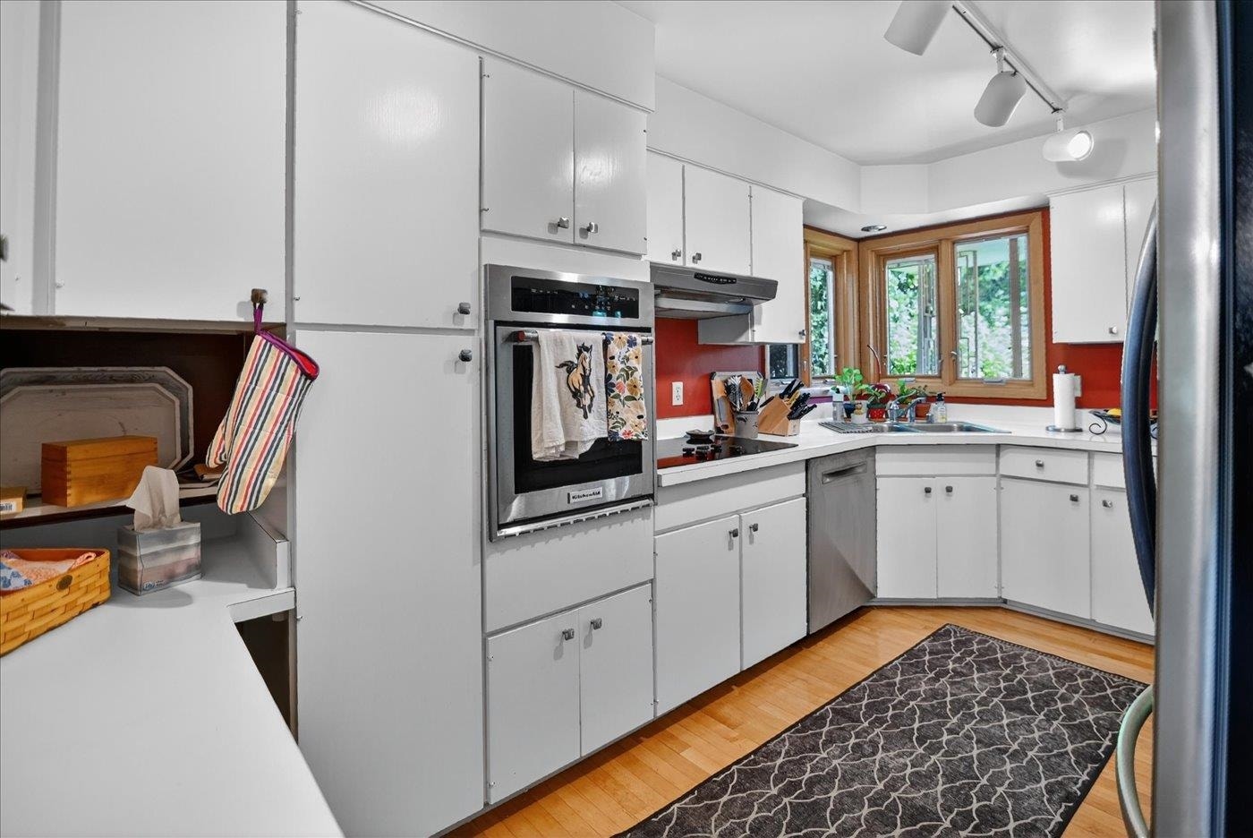 11 Fuller Drive, Maple Bluff, WI 53704