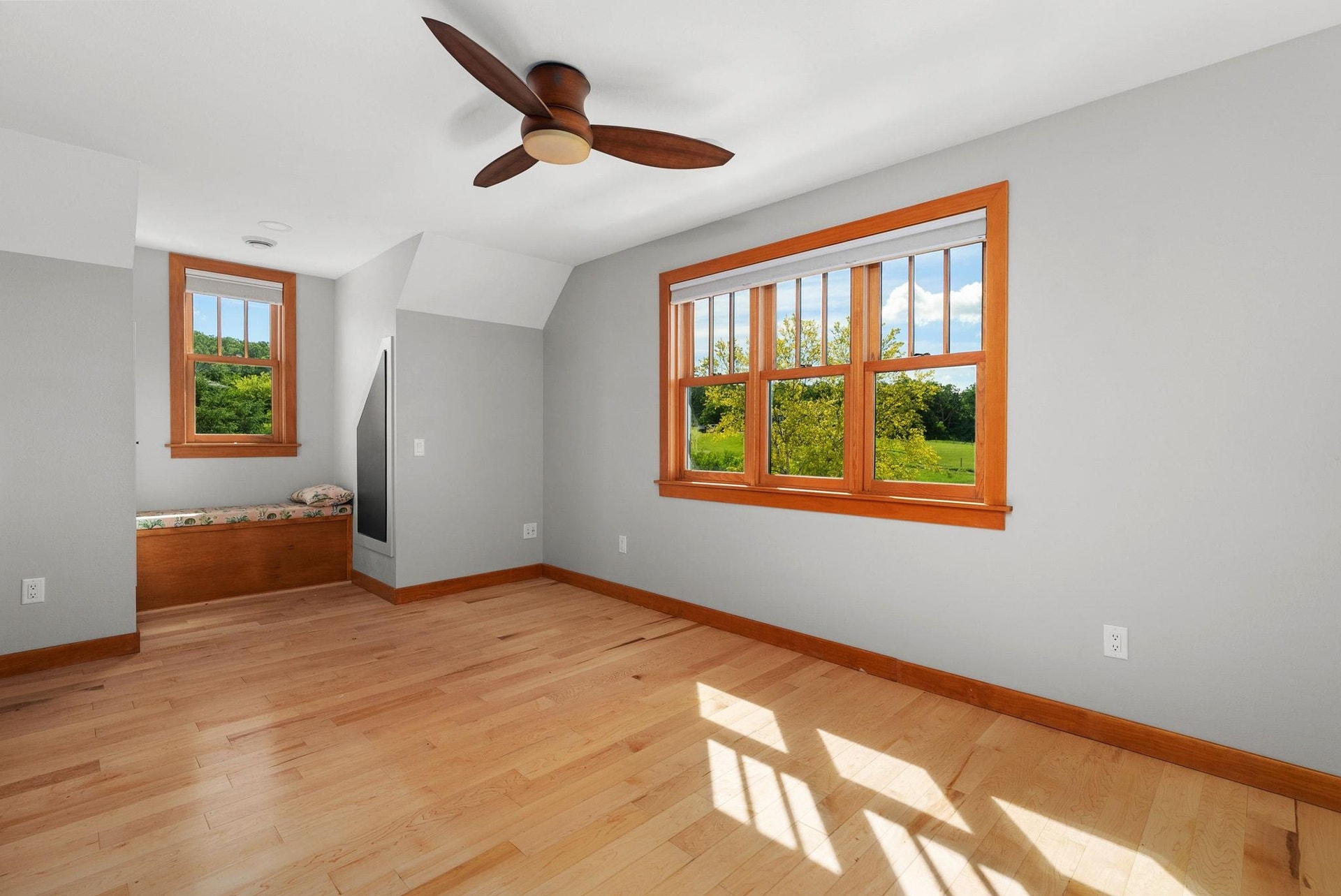 N8240 County Road J, York, WI 53574