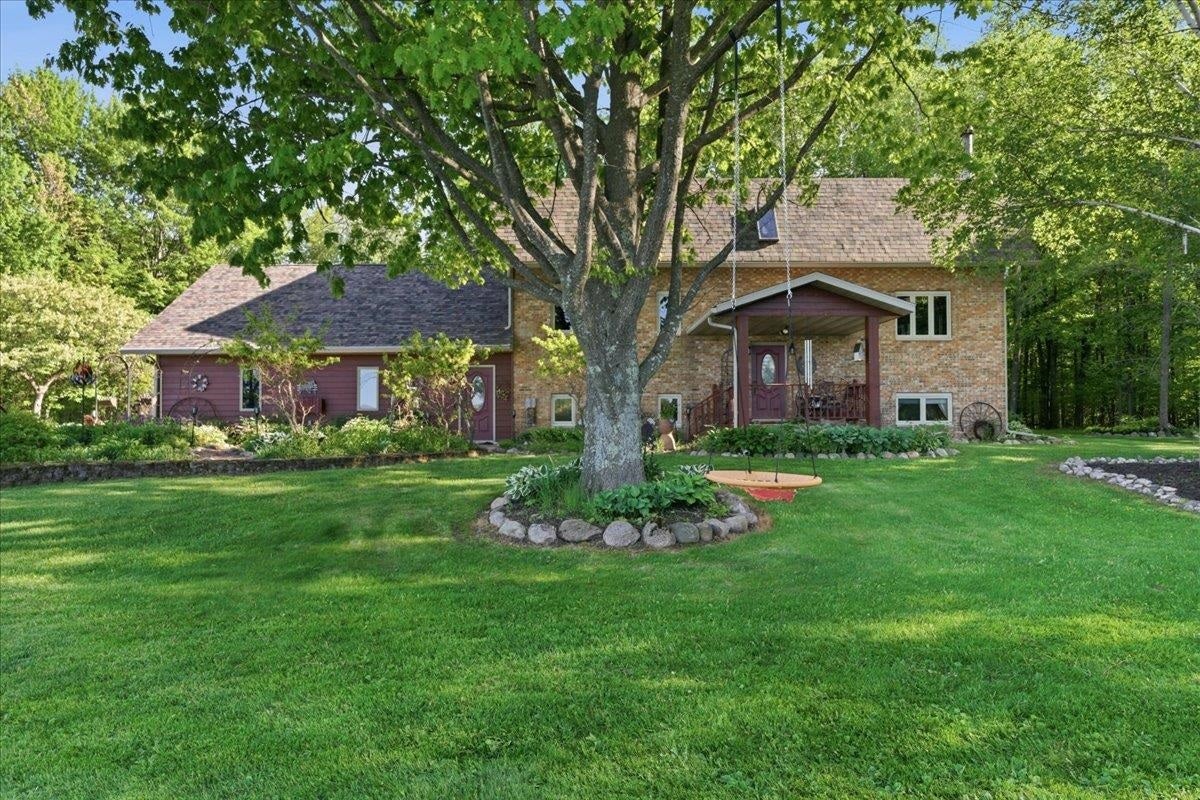 N1563 Midway Road, Corning, WI 54452