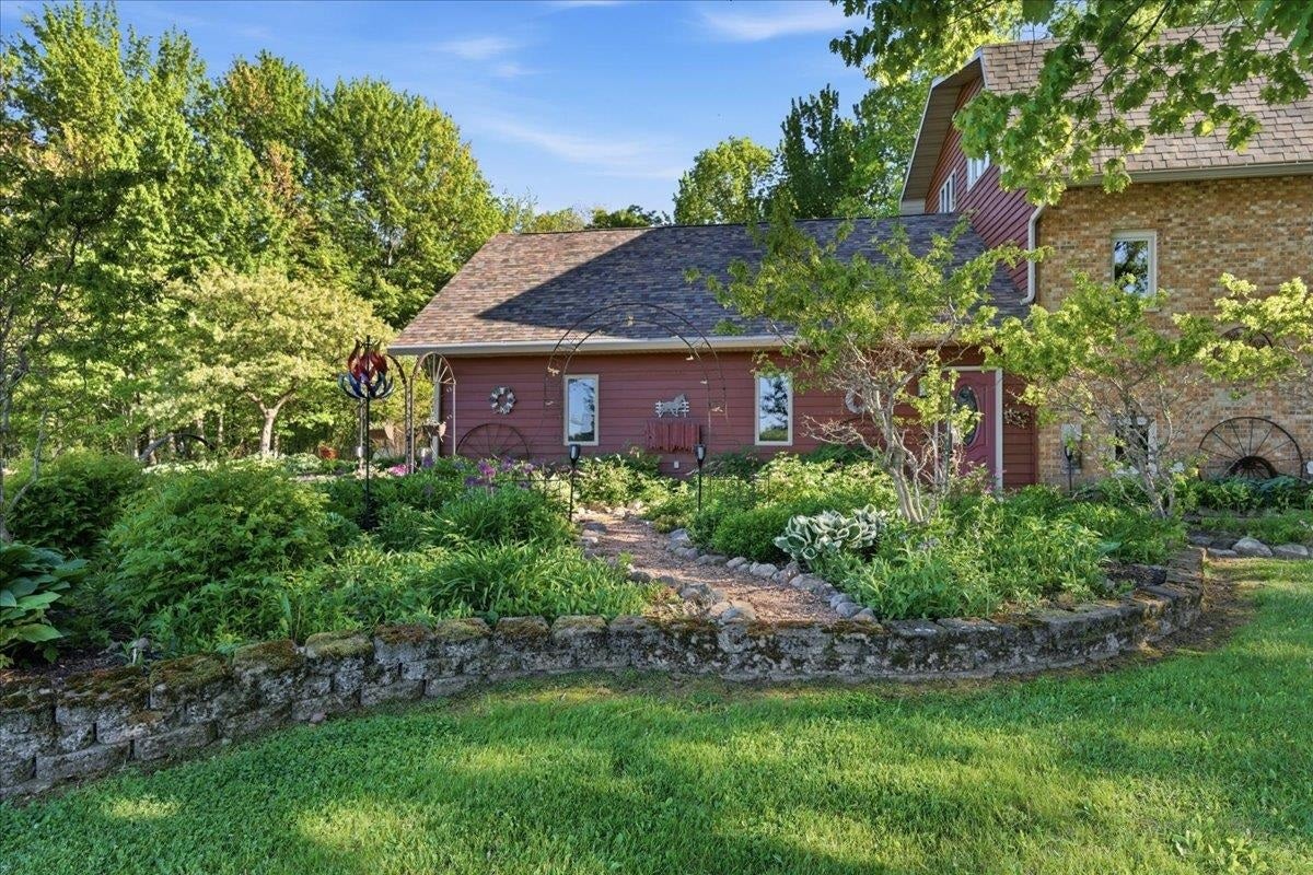 N1563 Midway Road, Corning, WI 54452