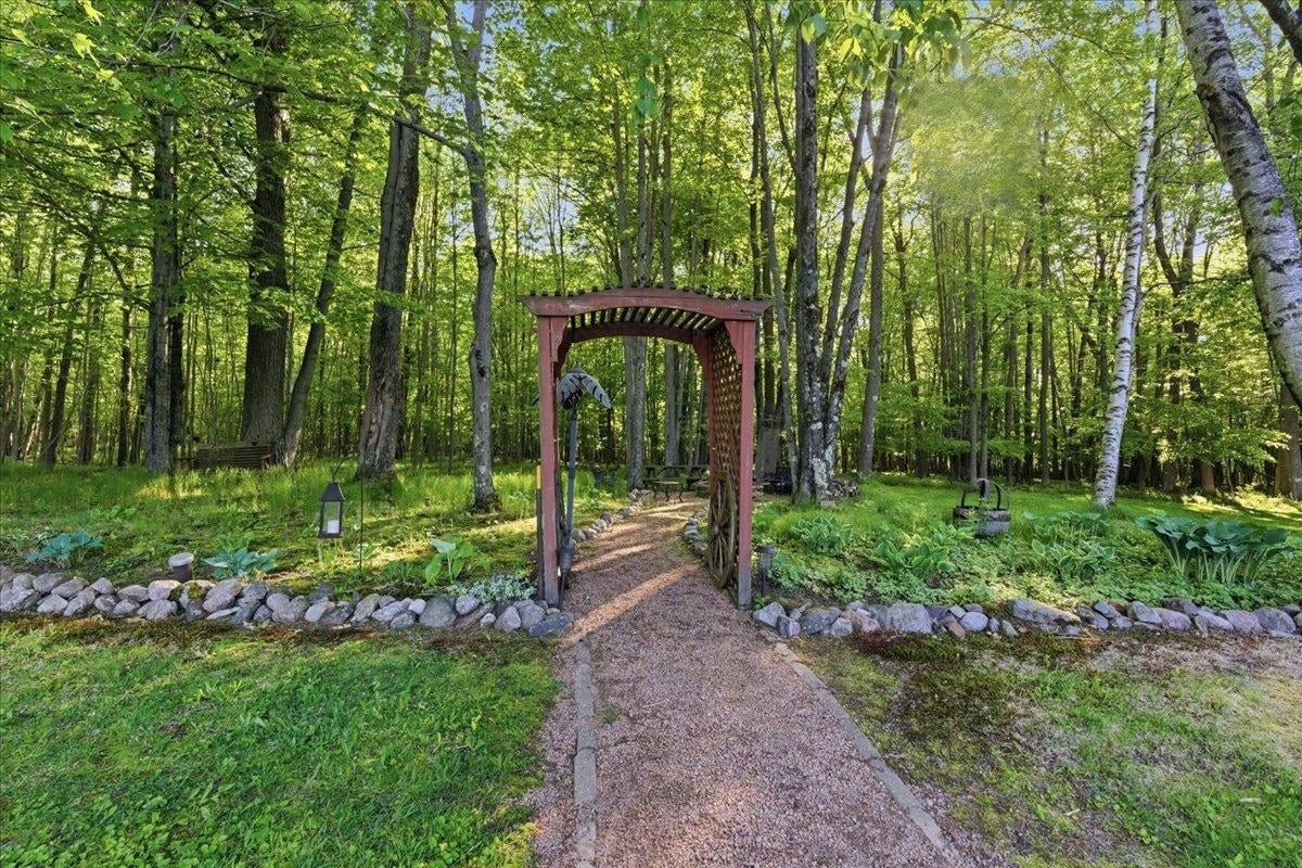 N1563 Midway Road, Corning, WI 54452