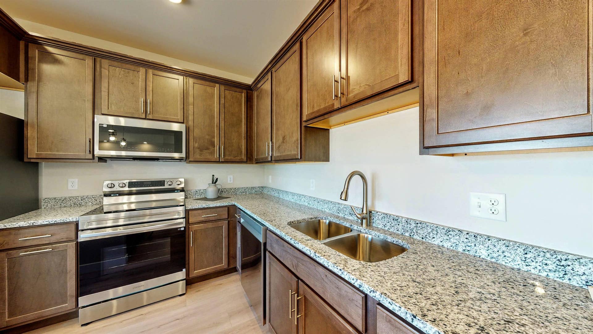 200 Settlers Drive, #216, Jefferson, WI 53549