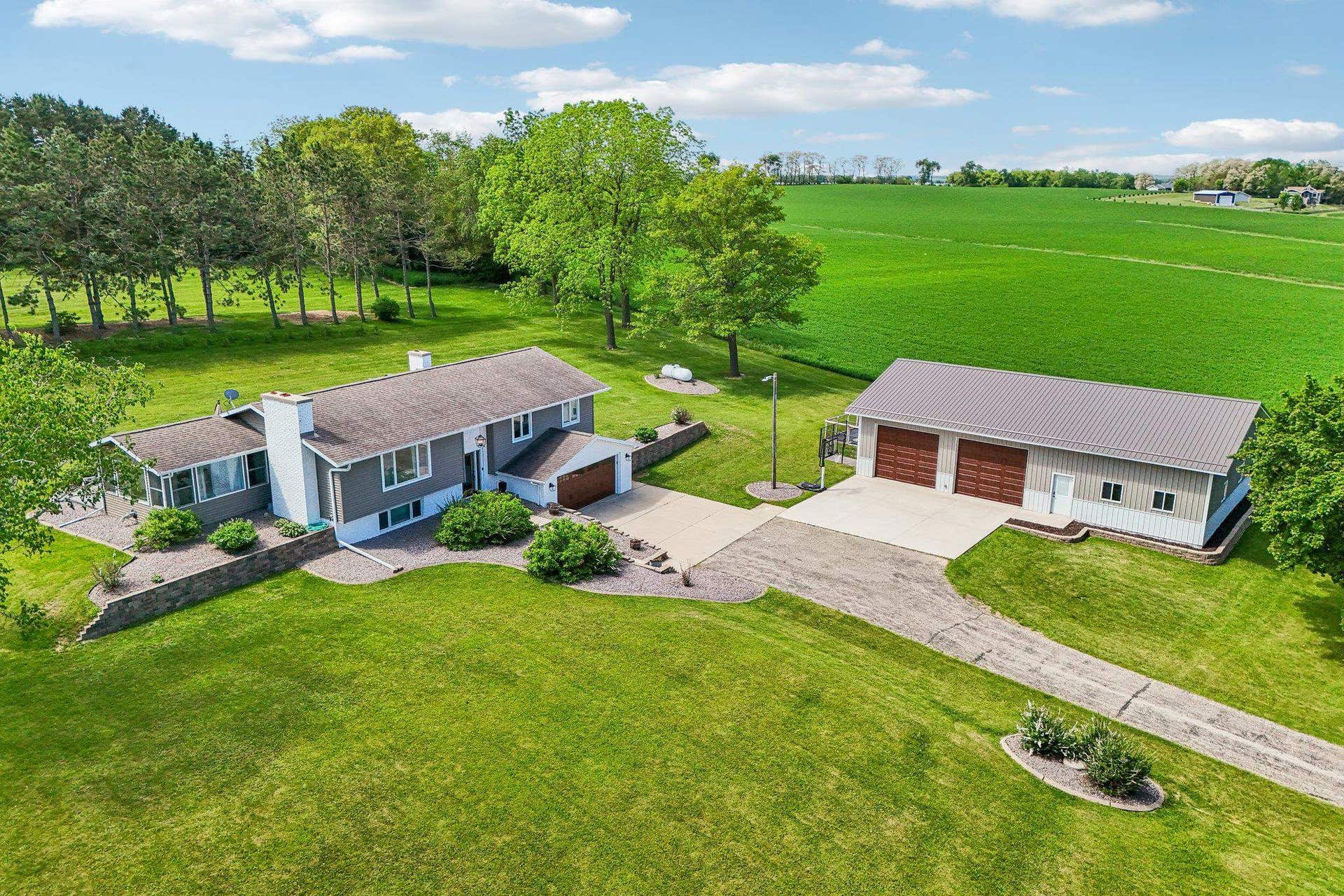 1979 Yelk Drive, Sun Prairie, WI 53559