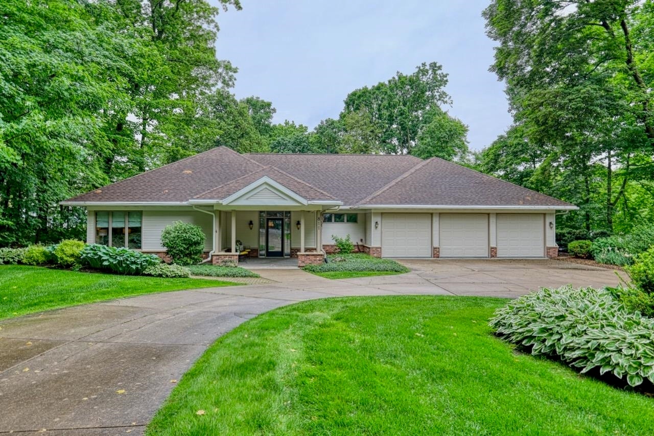 811 Farwell Drive, Maple Bluff, WI 53704