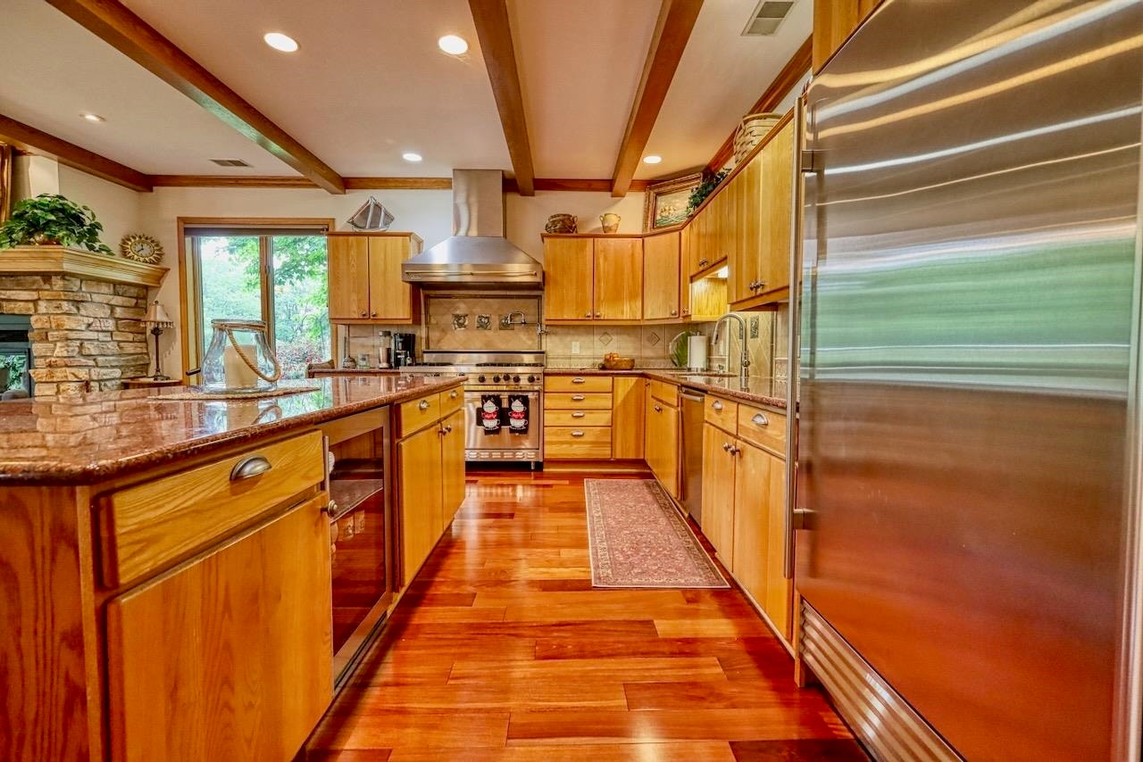 811 Farwell Drive, Maple Bluff, WI 53704