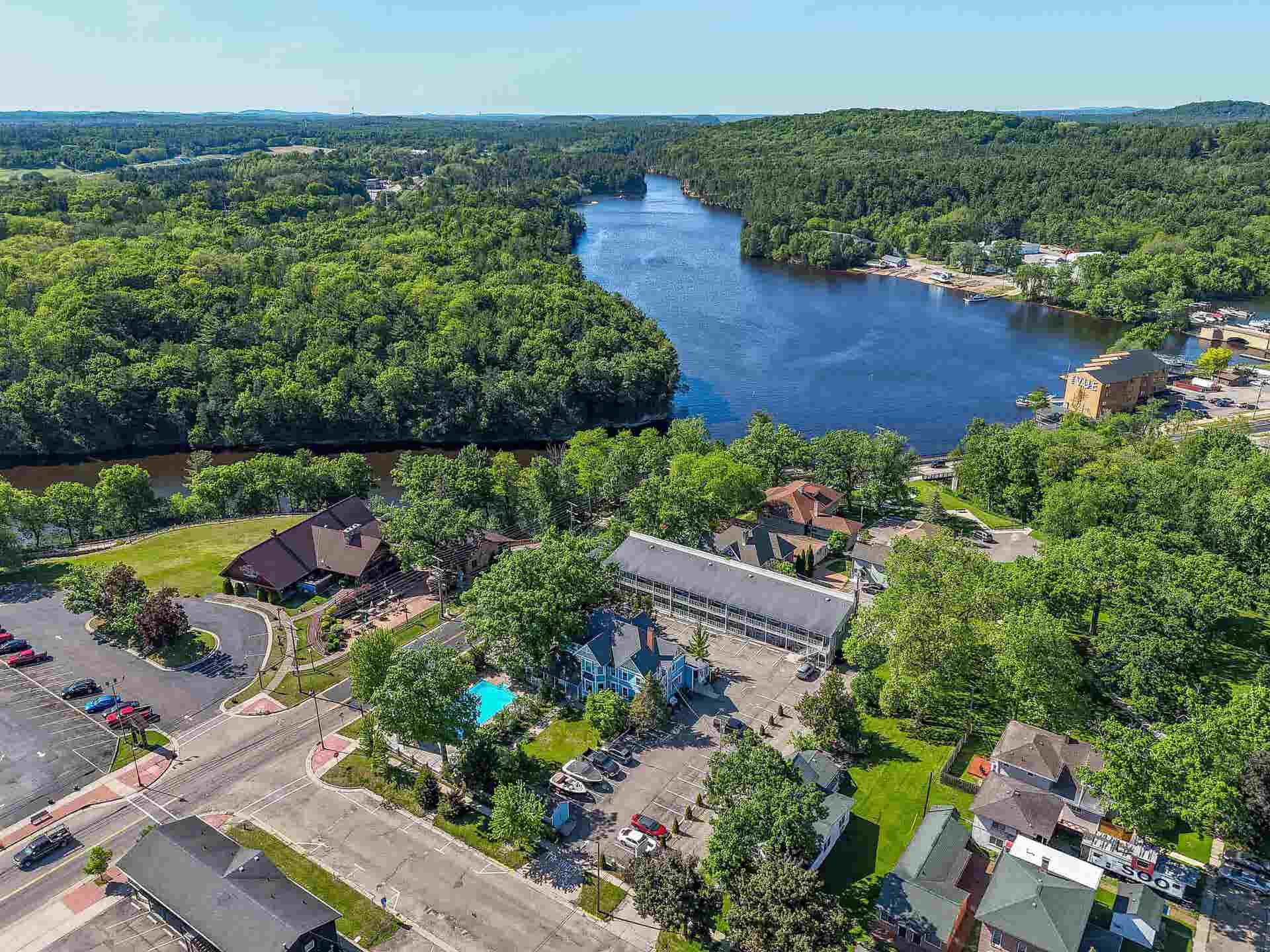 211 Wisconsin Avenue, Wisconsin Dells, WI 53965