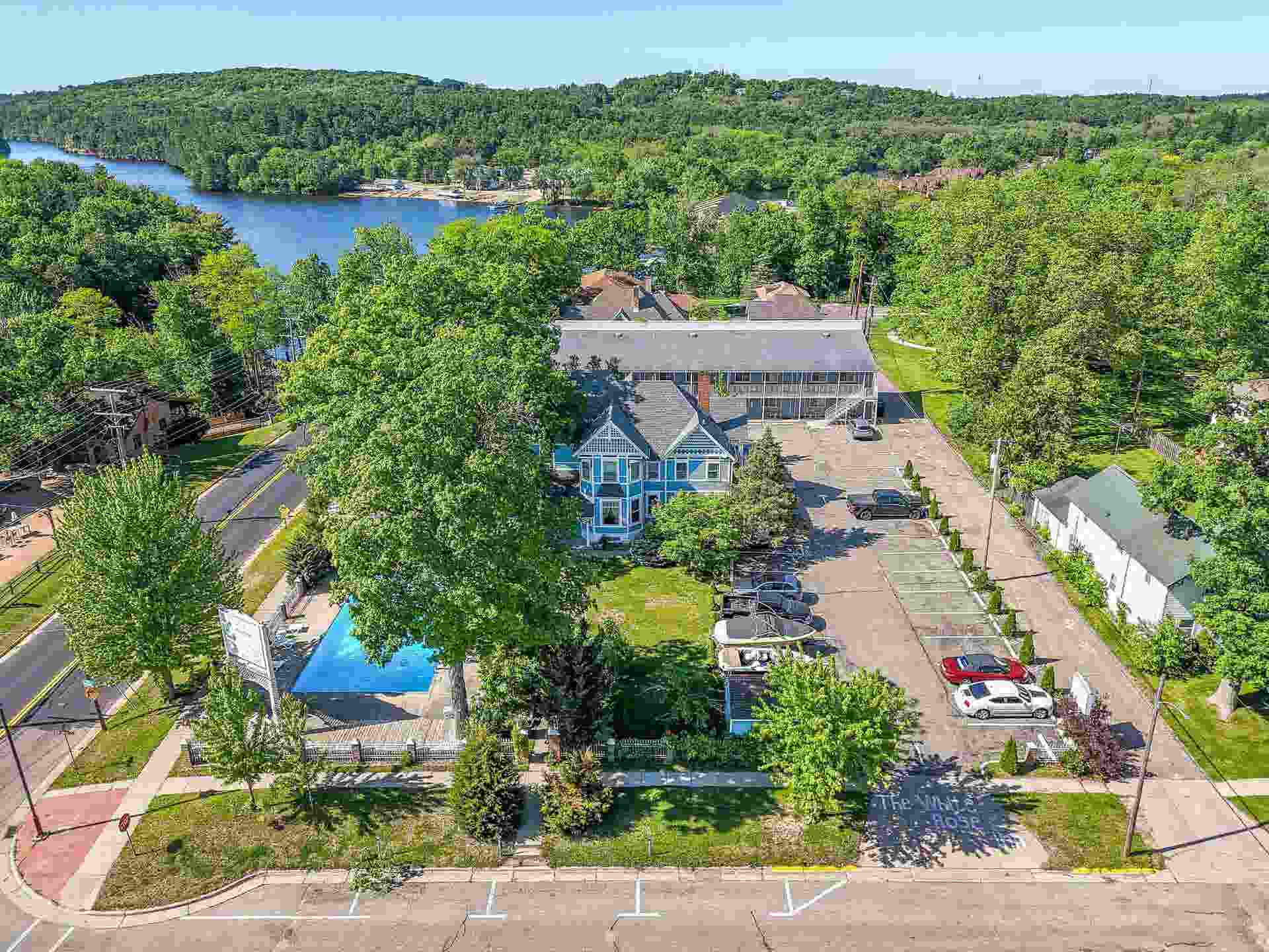 211 Wisconsin Avenue, Wisconsin Dells, WI 53965