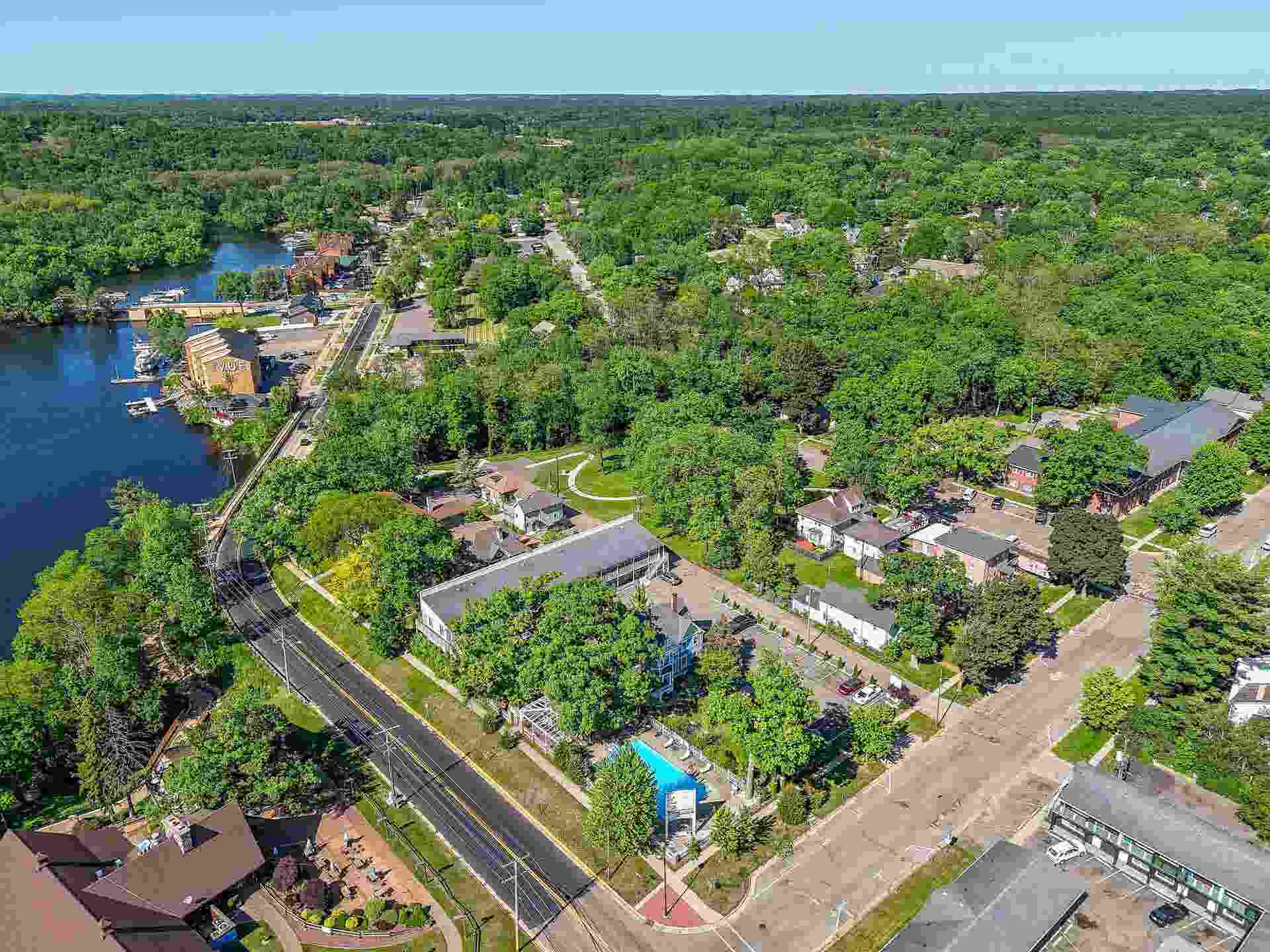 211 Wisconsin Avenue, Wisconsin Dells, WI 53965