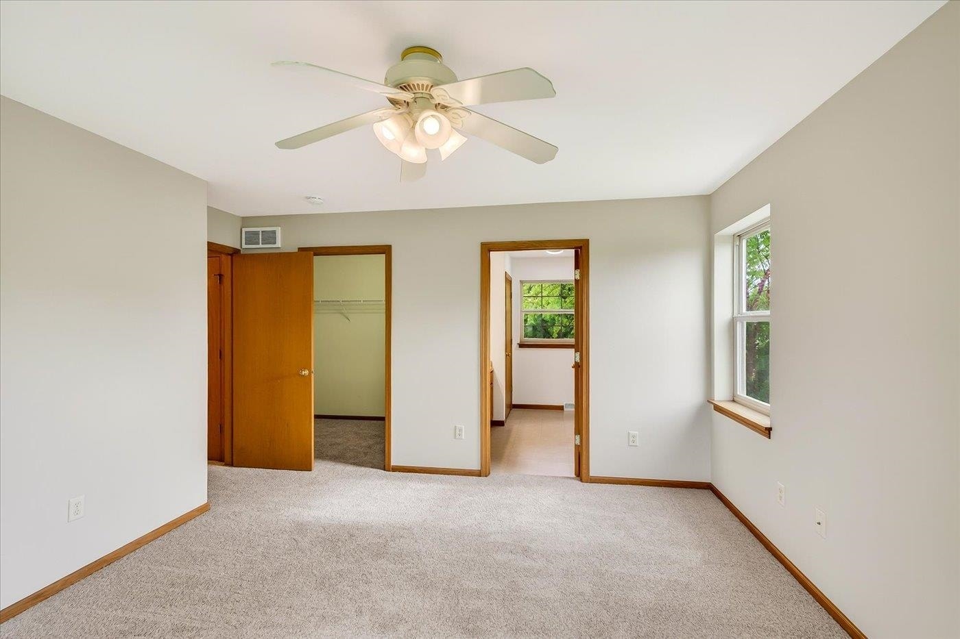 1331 Swordleaf Lane, Sun Prairie, WI 53590-4319