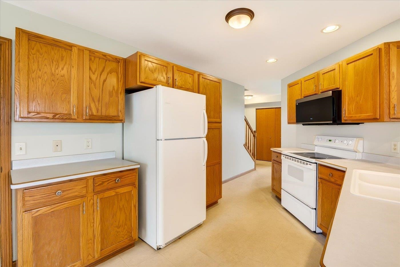 1331 Swordleaf Lane, Sun Prairie, WI 53590-4319