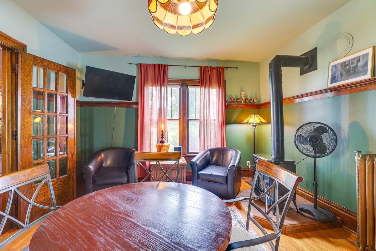 2749 Town Hall Rd, Springdale, WI 53572
