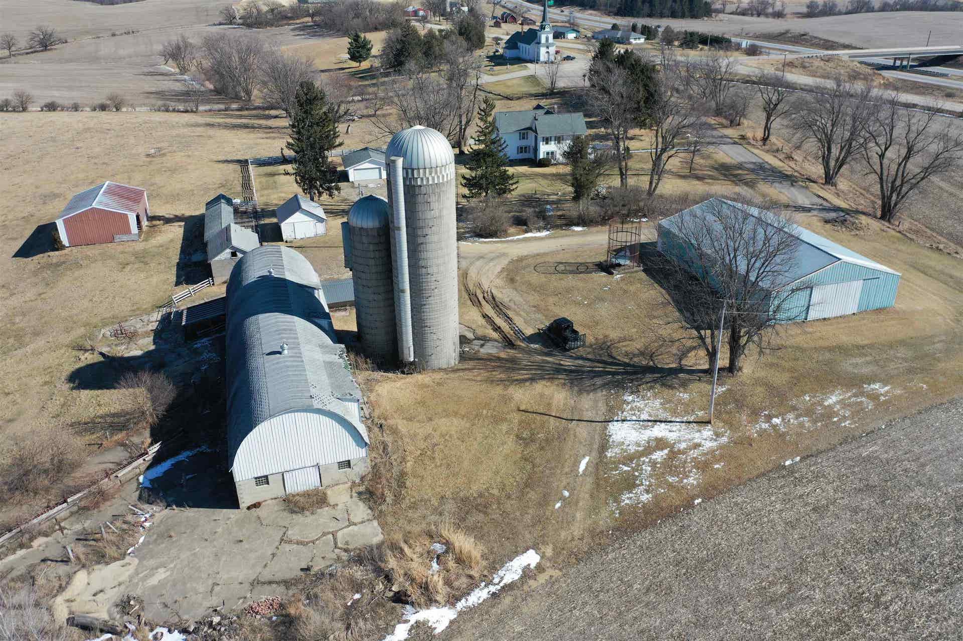 2749 Town Hall Rd, Springdale, WI 53572