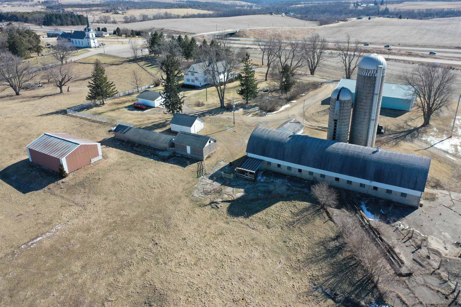 2749 Town Hall Rd, Springdale, WI 53572