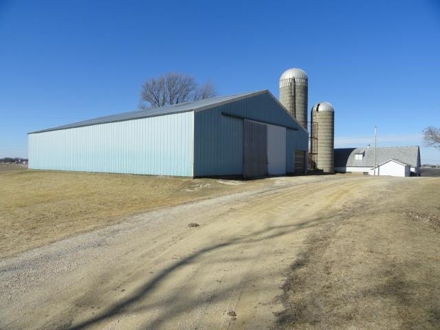 2749 Town Hall Rd, Springdale, WI 53572