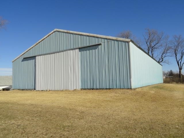 2749 Town Hall Rd, Springdale, WI 53572