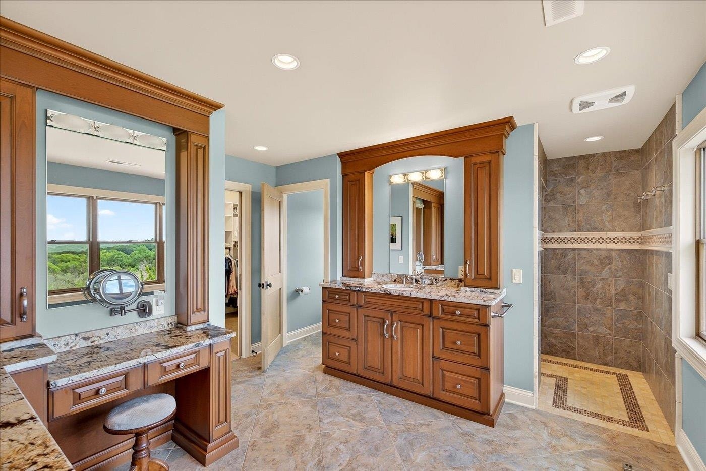 7876 Autumn Pond Trail, Springfield, WI 53562