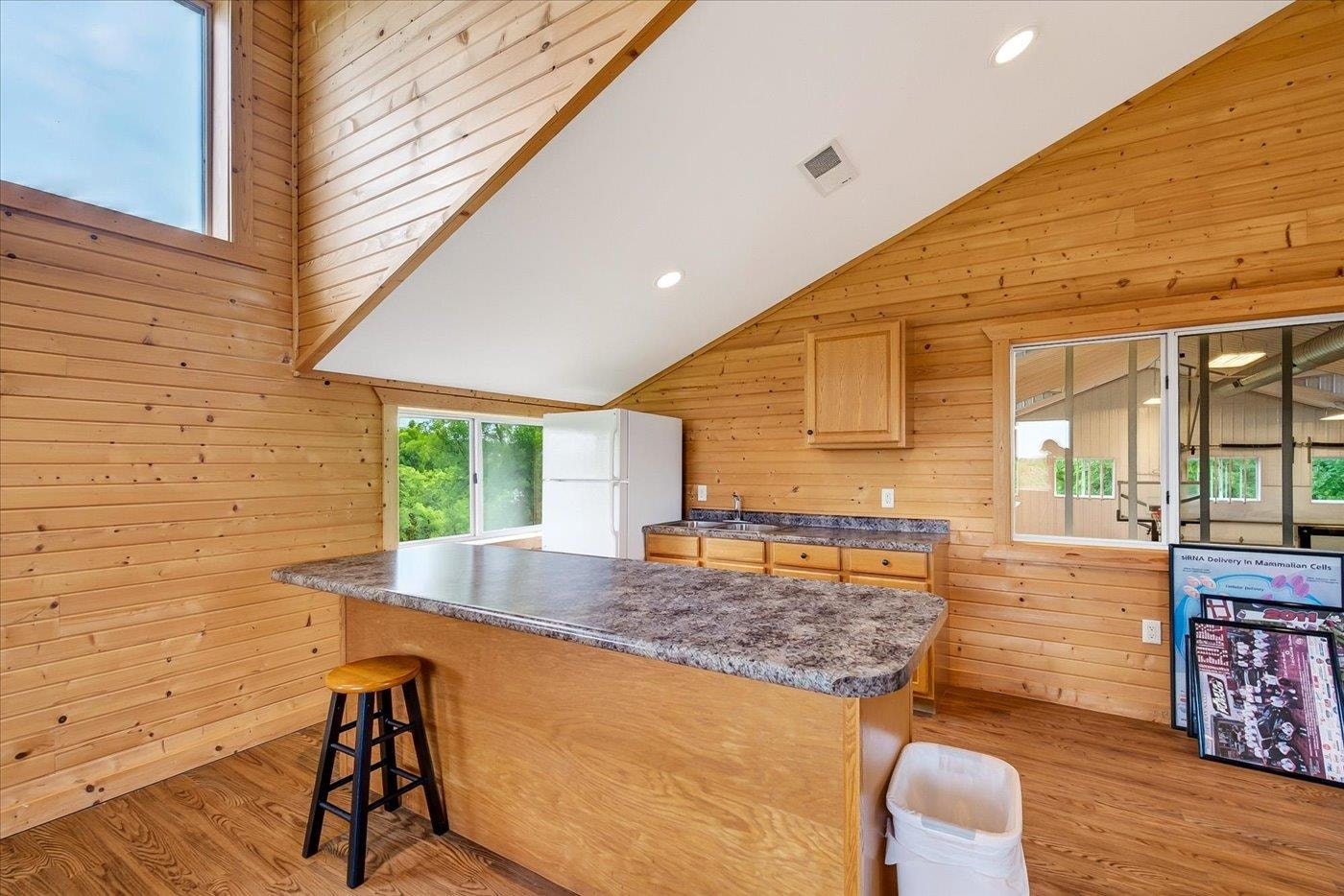 7876 Autumn Pond Trail, Springfield, WI 53562
