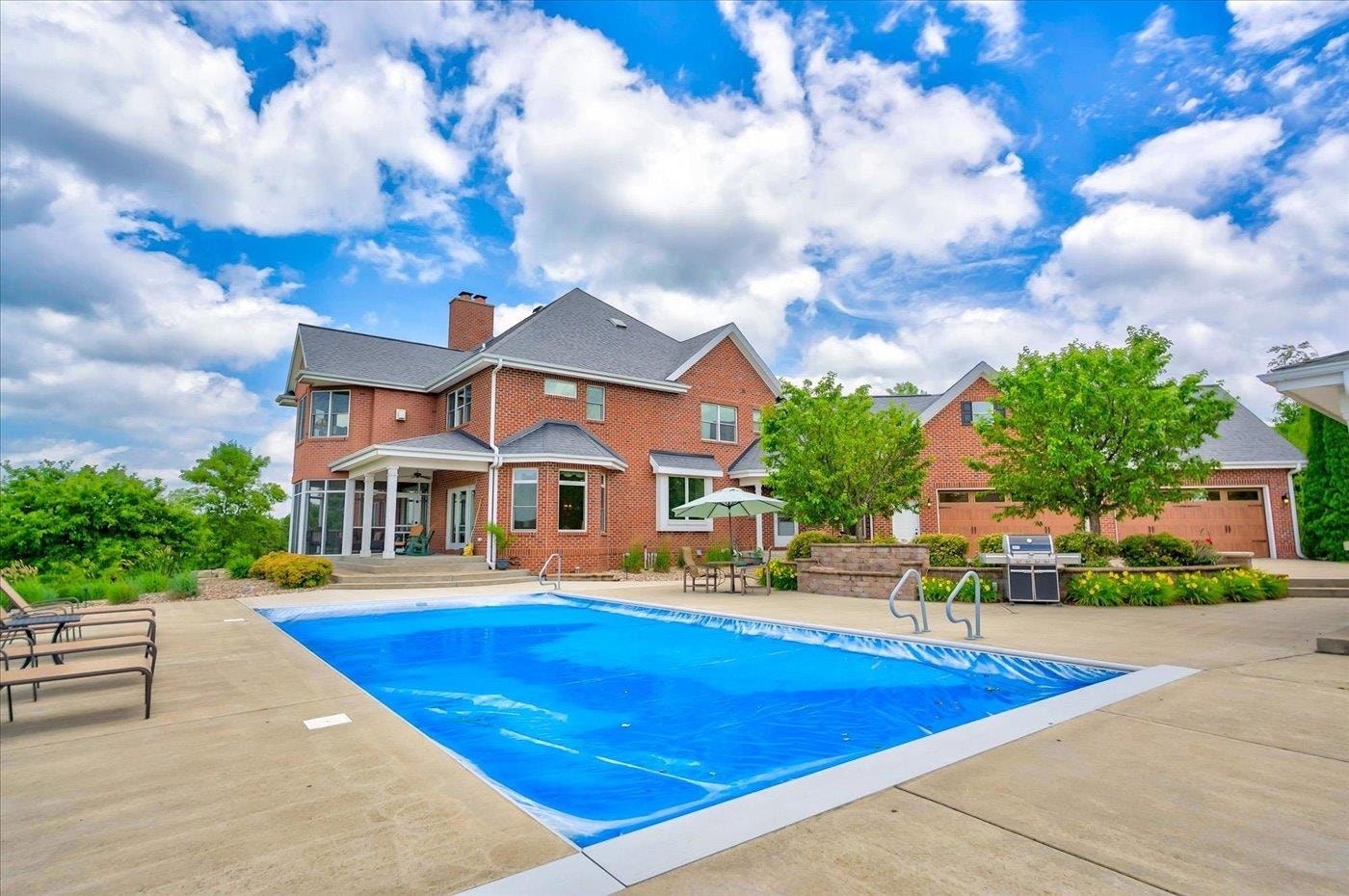 7876 Autumn Pond Trail, Springfield, WI 53562