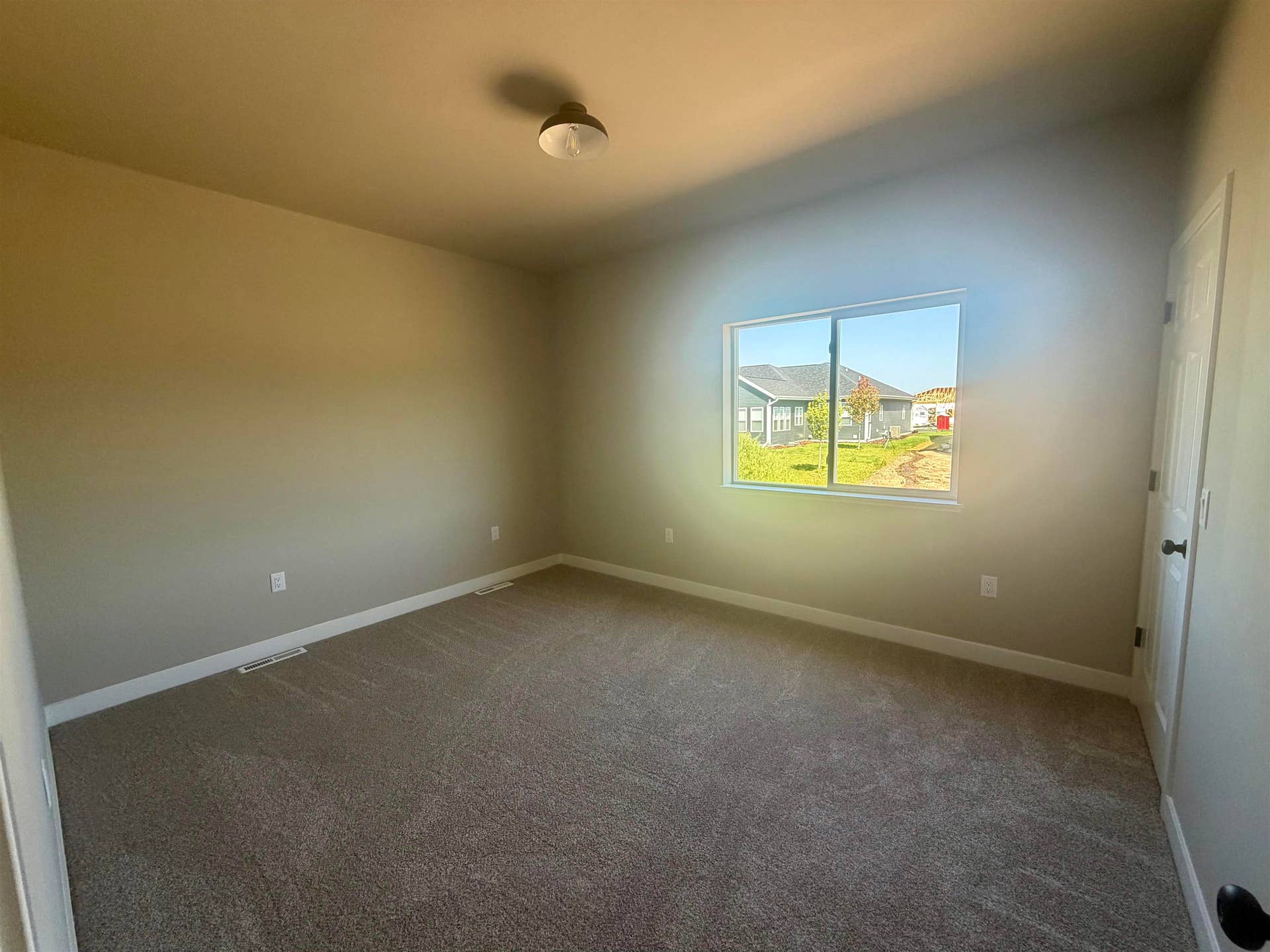 4044 Whistle Rock Circle, Windsor, WI 53532