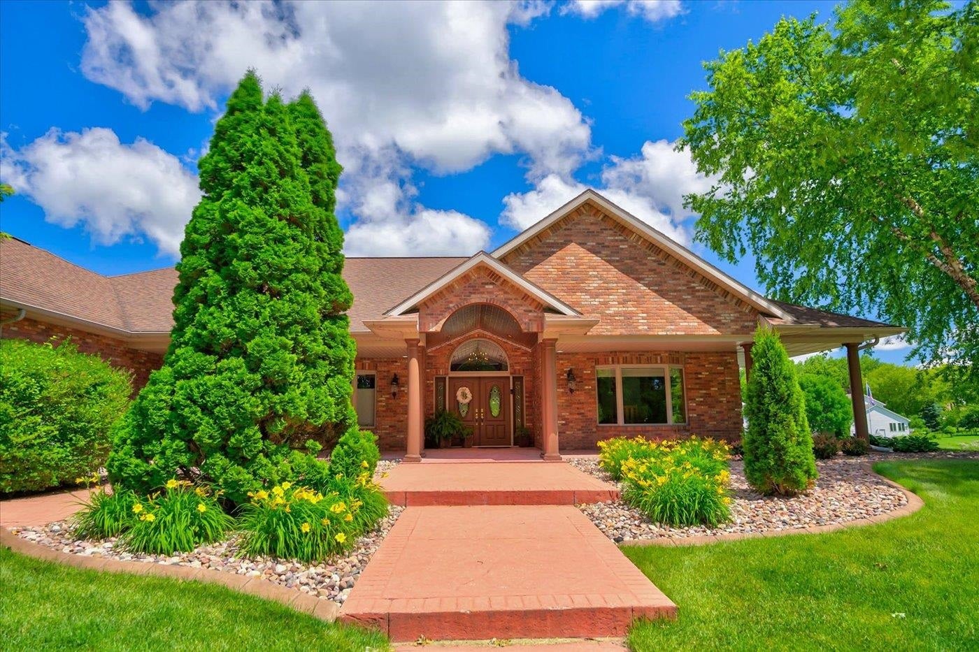 2424 St Albert The Great Drive, Sun Prairie, WI 53590