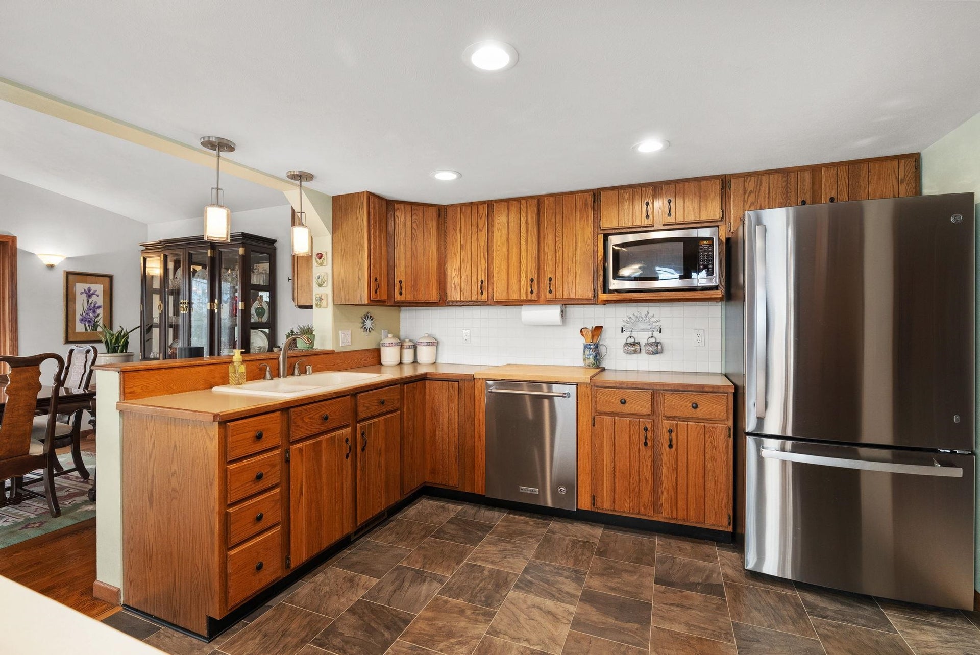 6460 Cooke Road, Mazomanie, WI 53560-9798