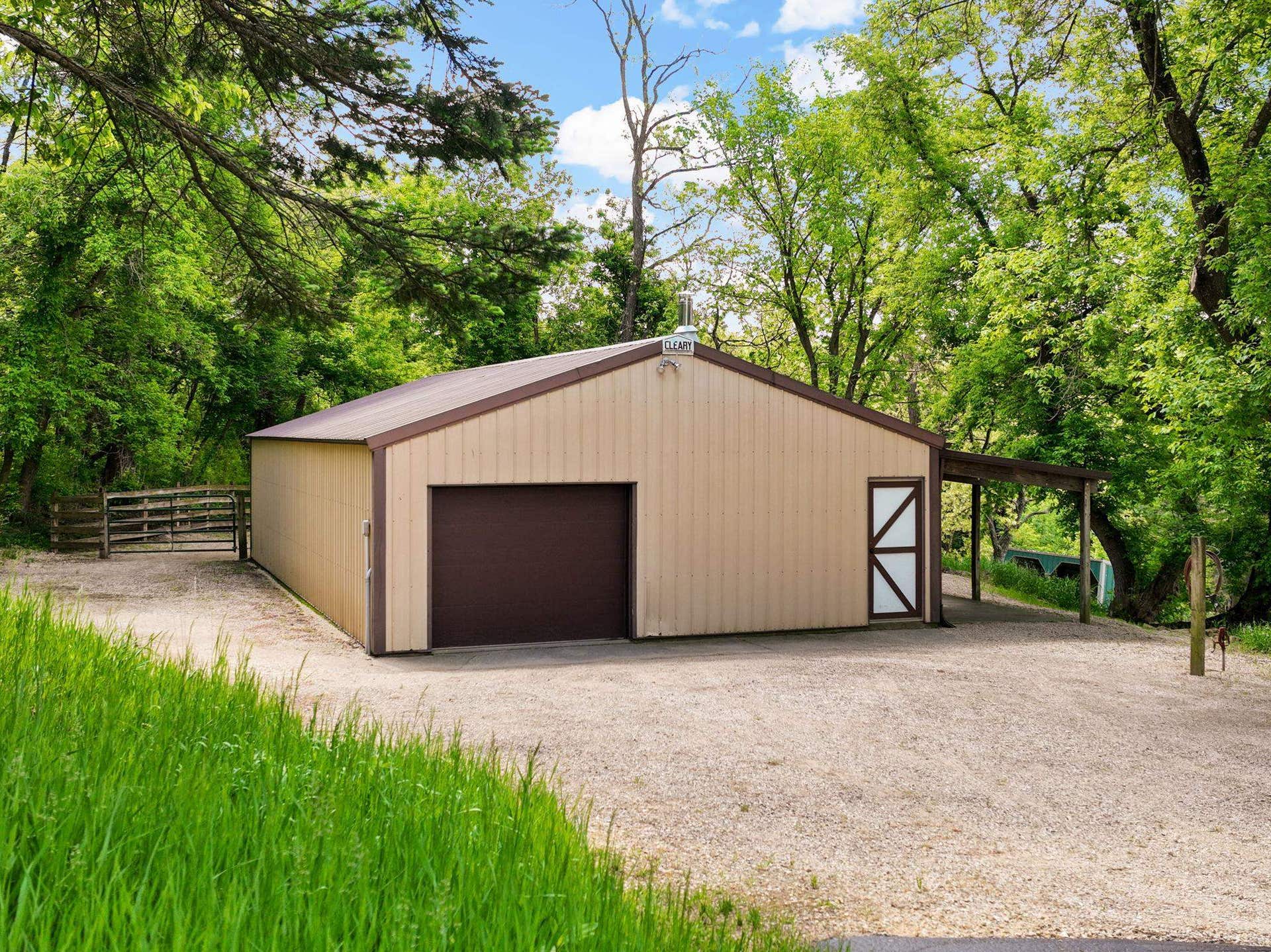 6460 Cooke Road, Mazomanie, WI 53560-9798