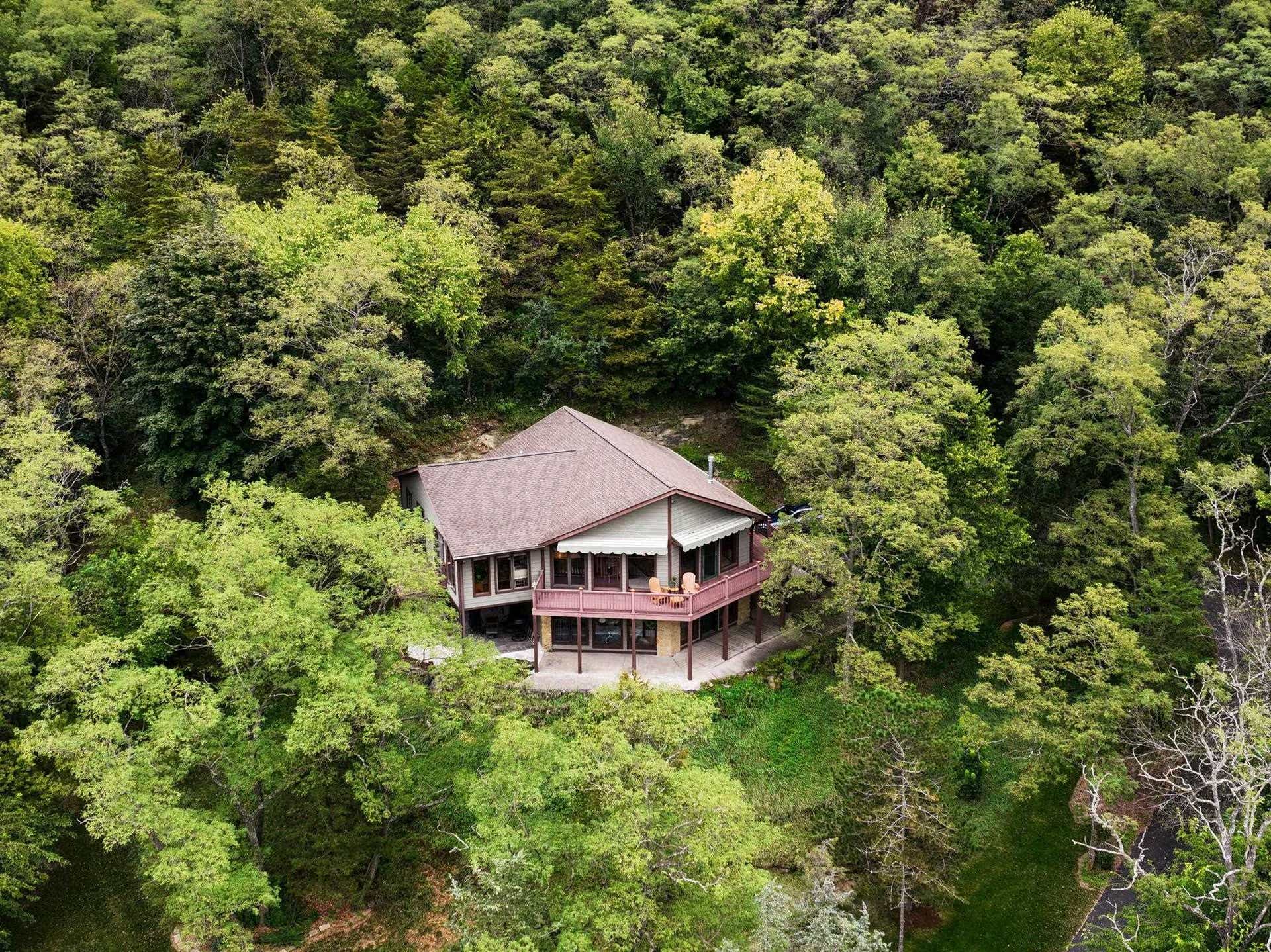 6460 Cooke Road, Mazomanie, WI 53560-9798