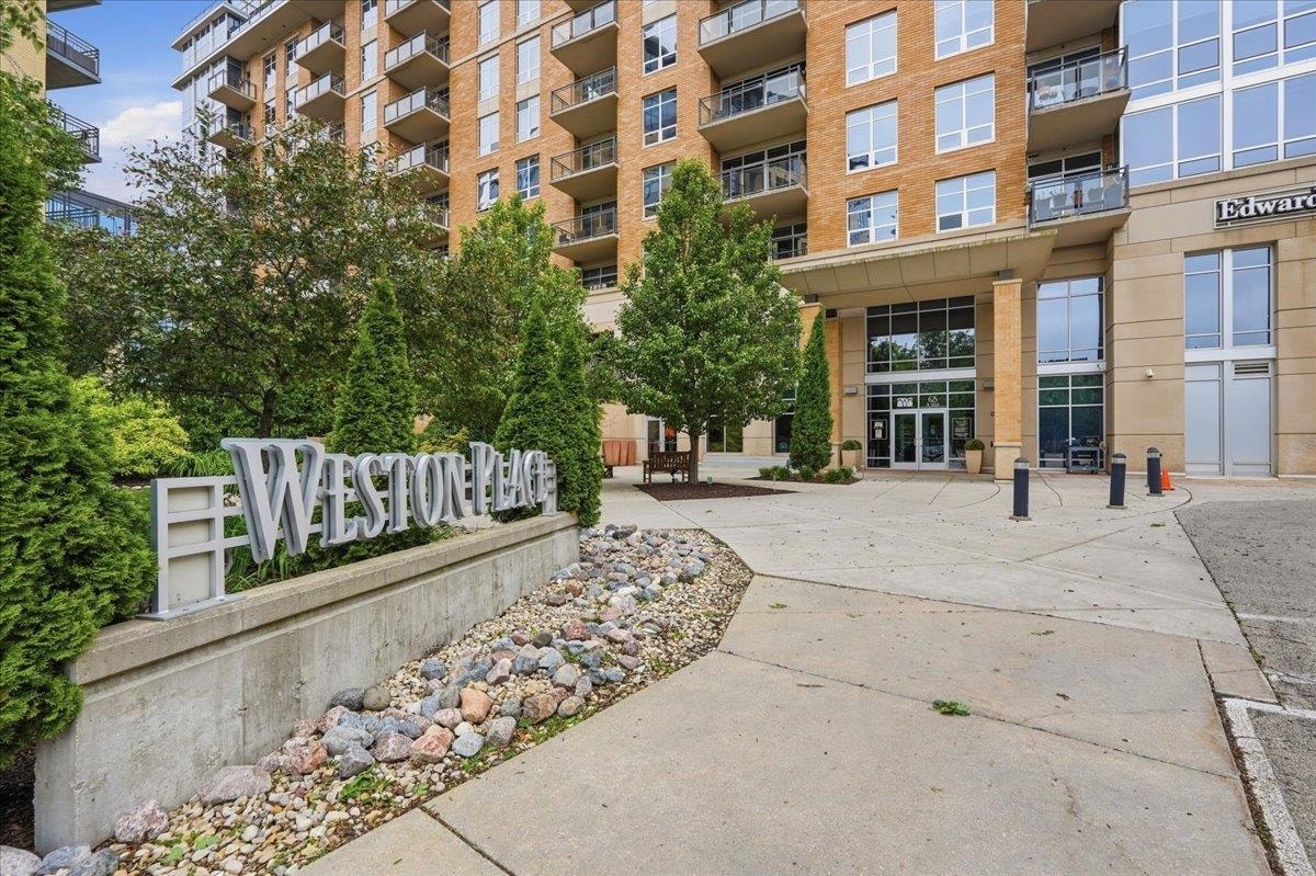 625 N Segoe Road, #1100, Madison, WI 53705