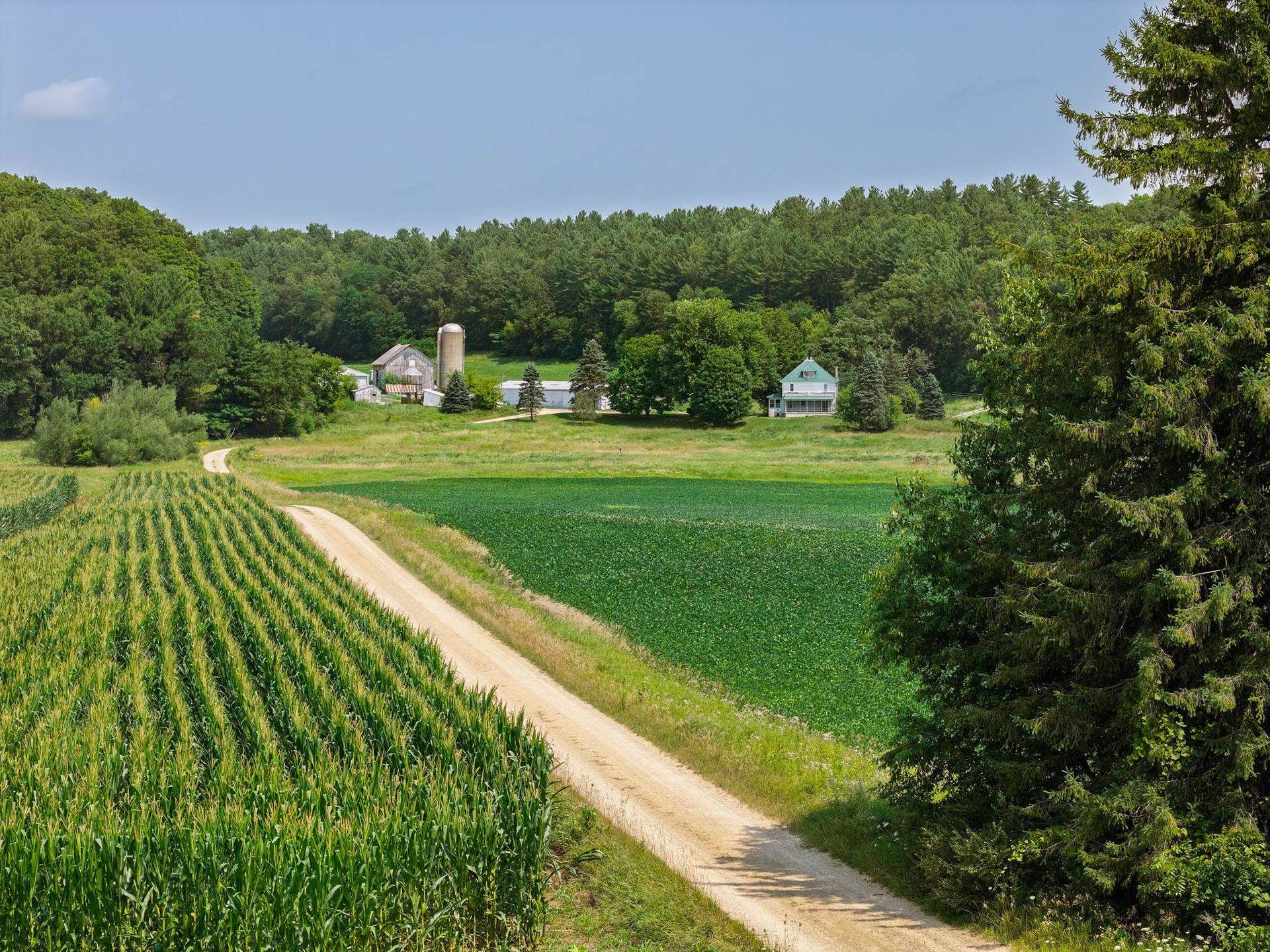 E2906 N Dutch Hollow Road, La Valle, WI 53941
